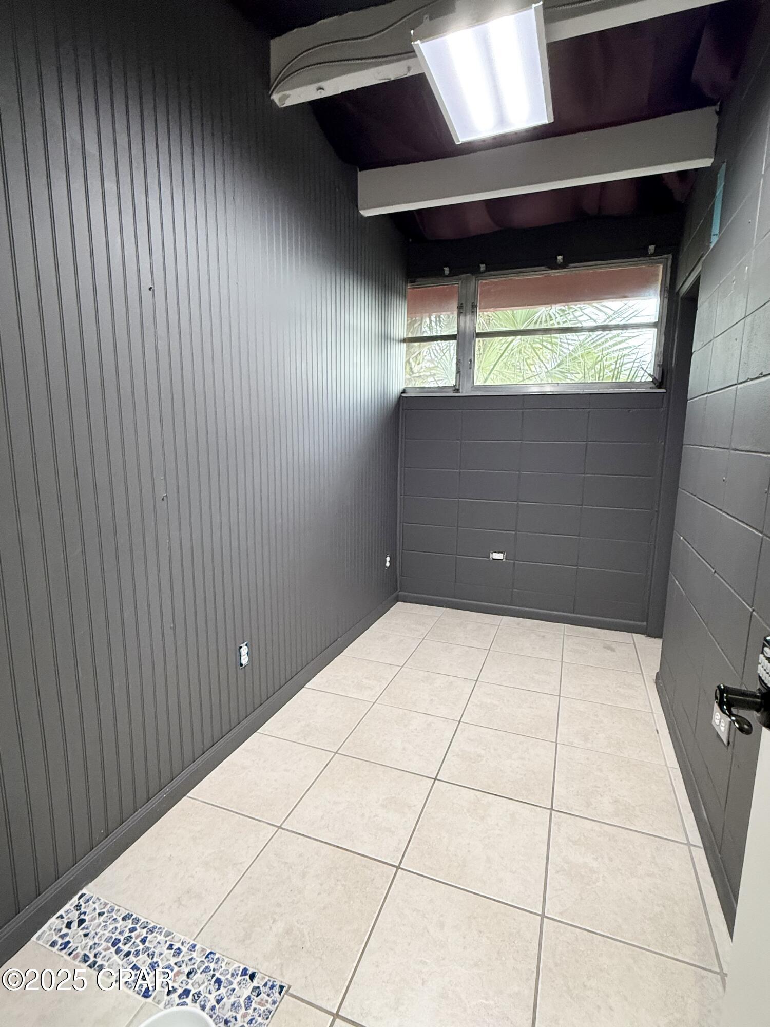 [No Recorded Subdiv] - Commercial Sale