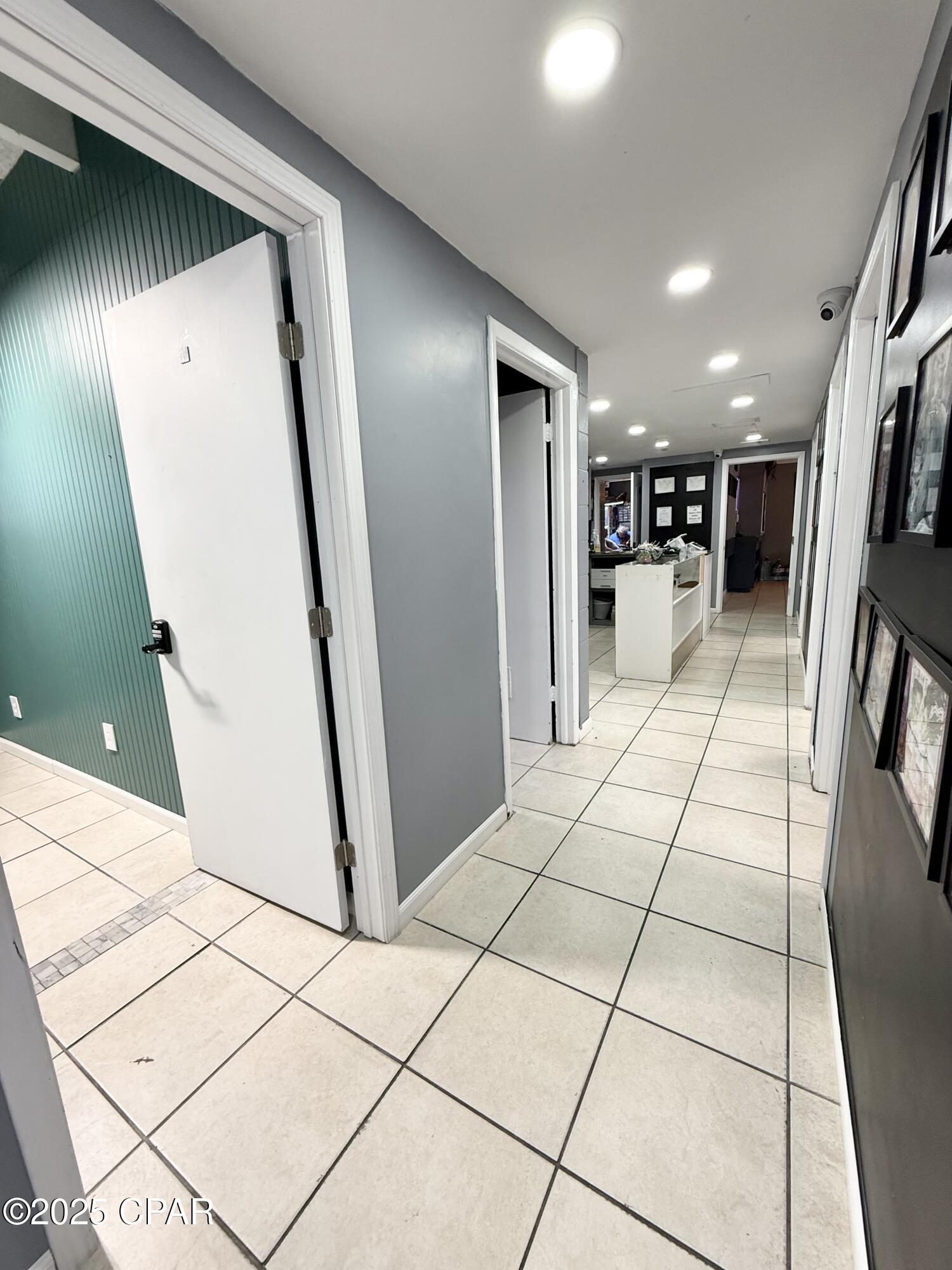 [No Recorded Subdiv] - Commercial Sale