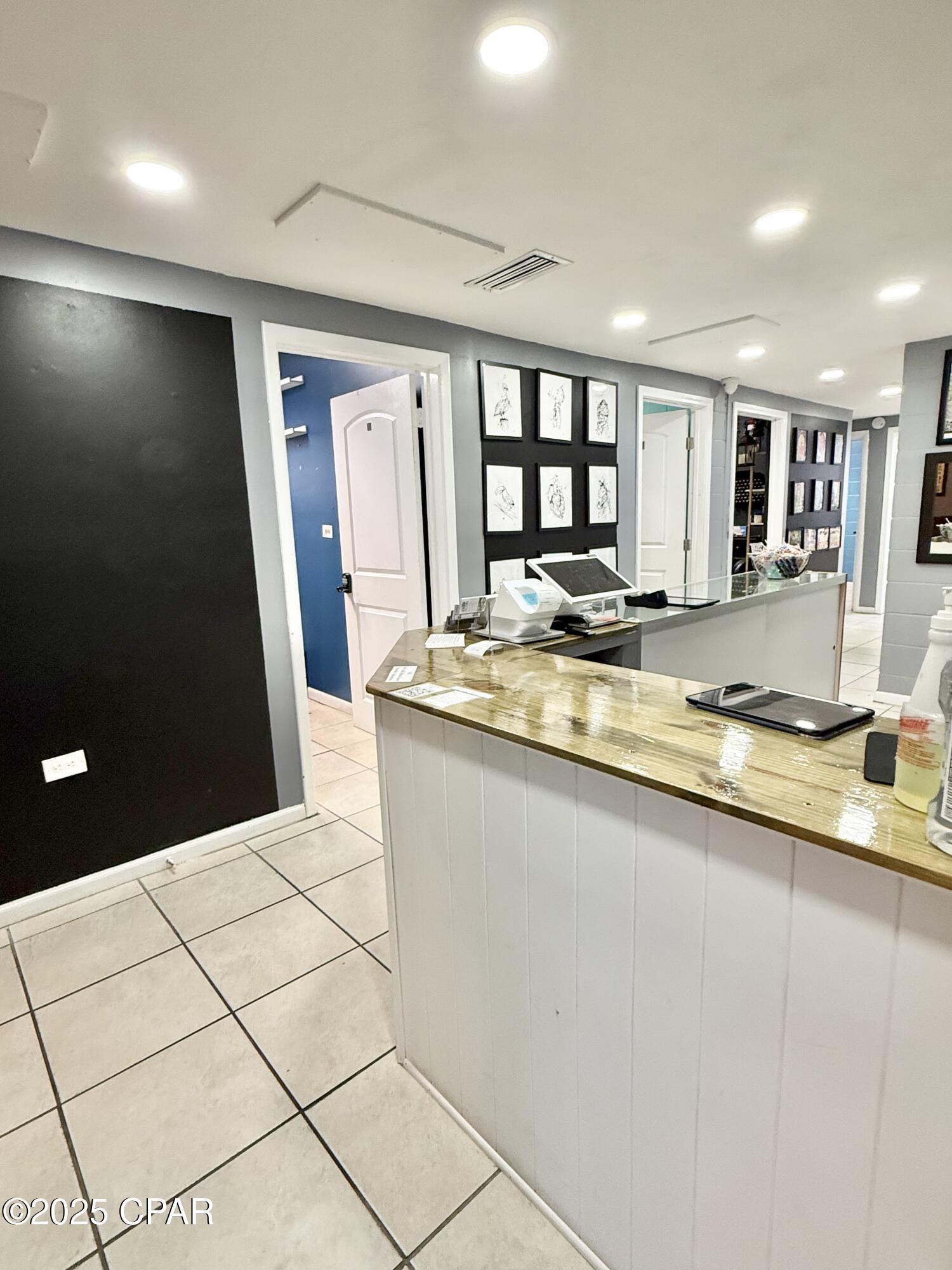 [No Recorded Subdiv] - Commercial Sale