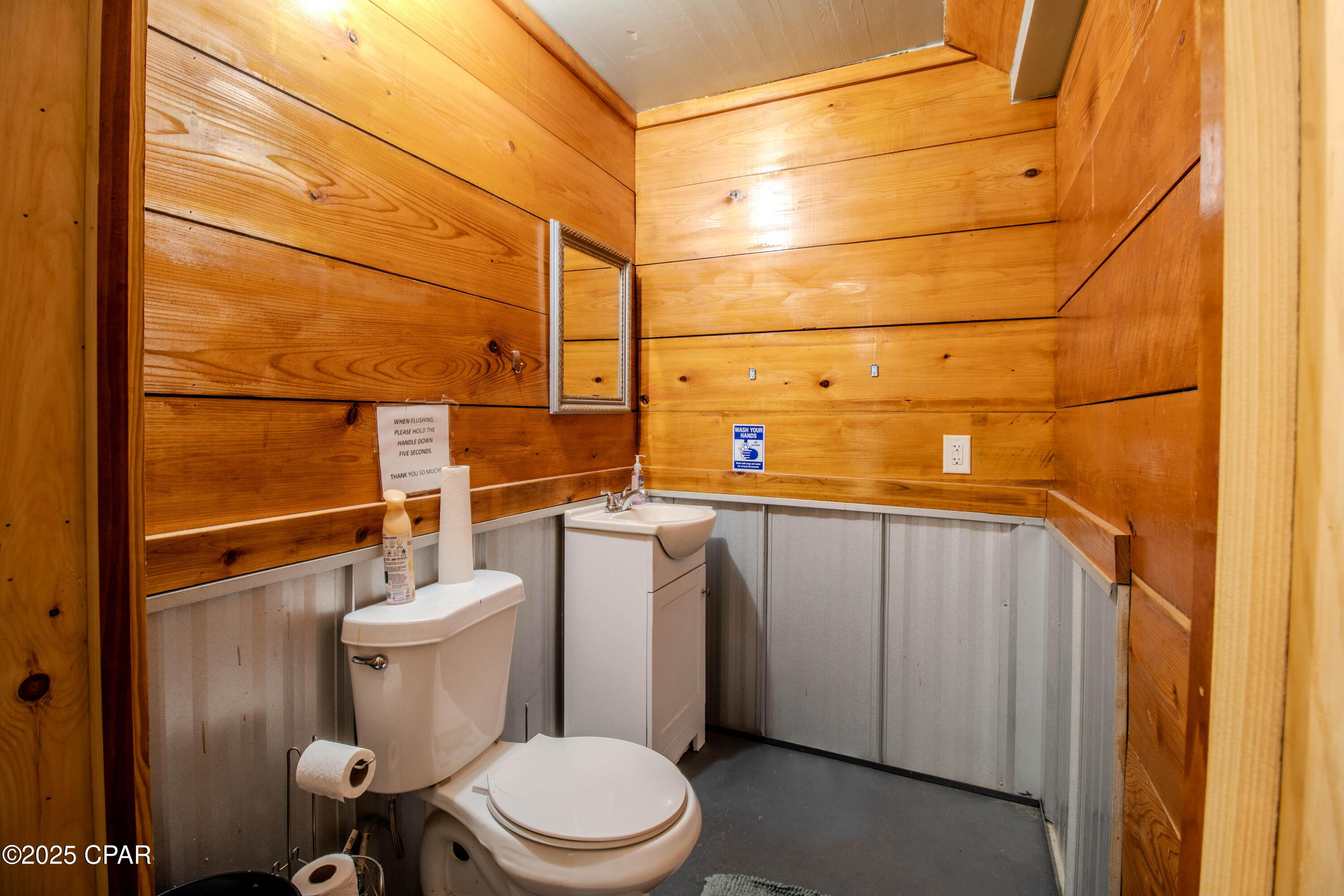 [No Recorded Subdiv] - Commercial Sale