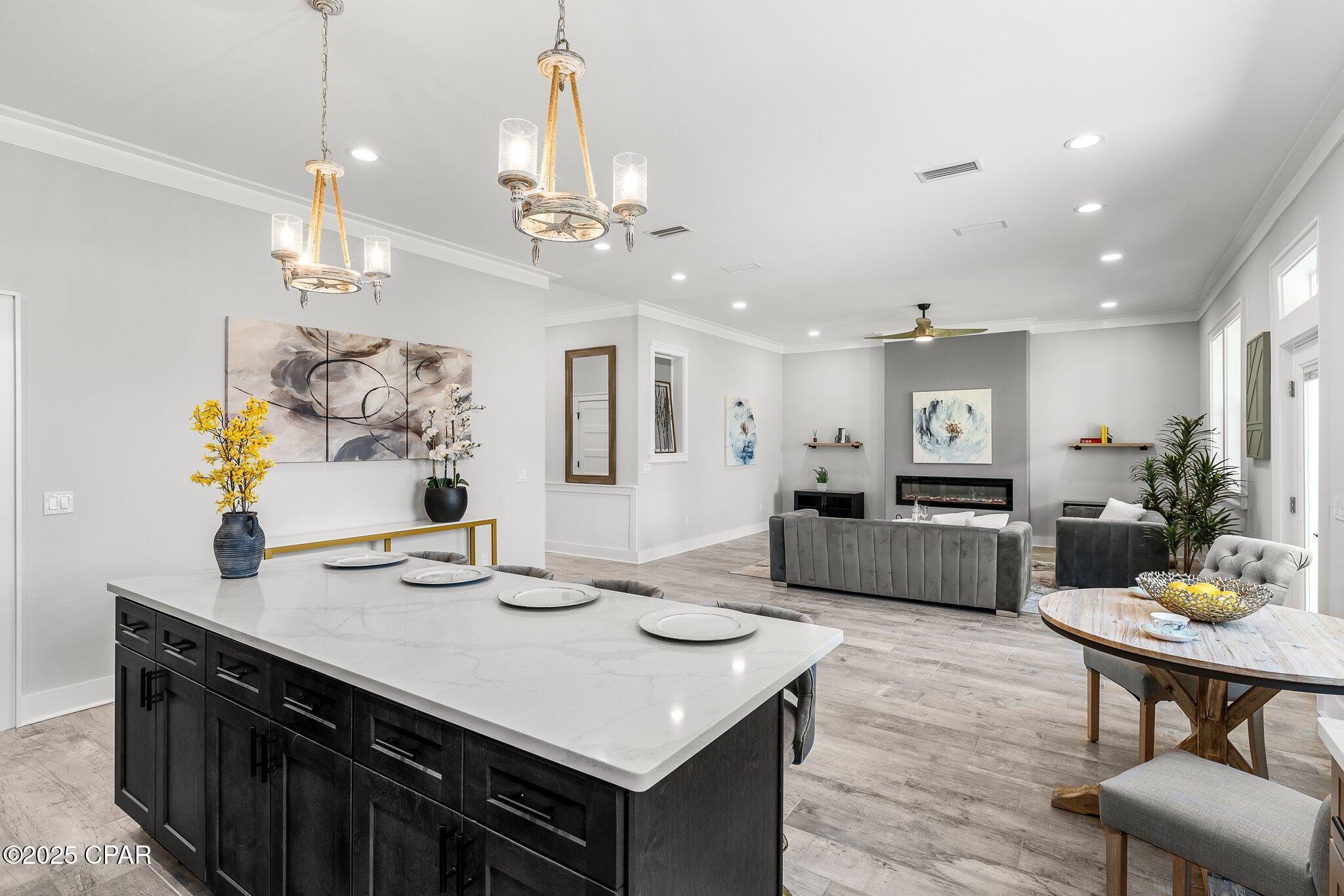 Hutchison's 1st To Bahama Bch - Residential