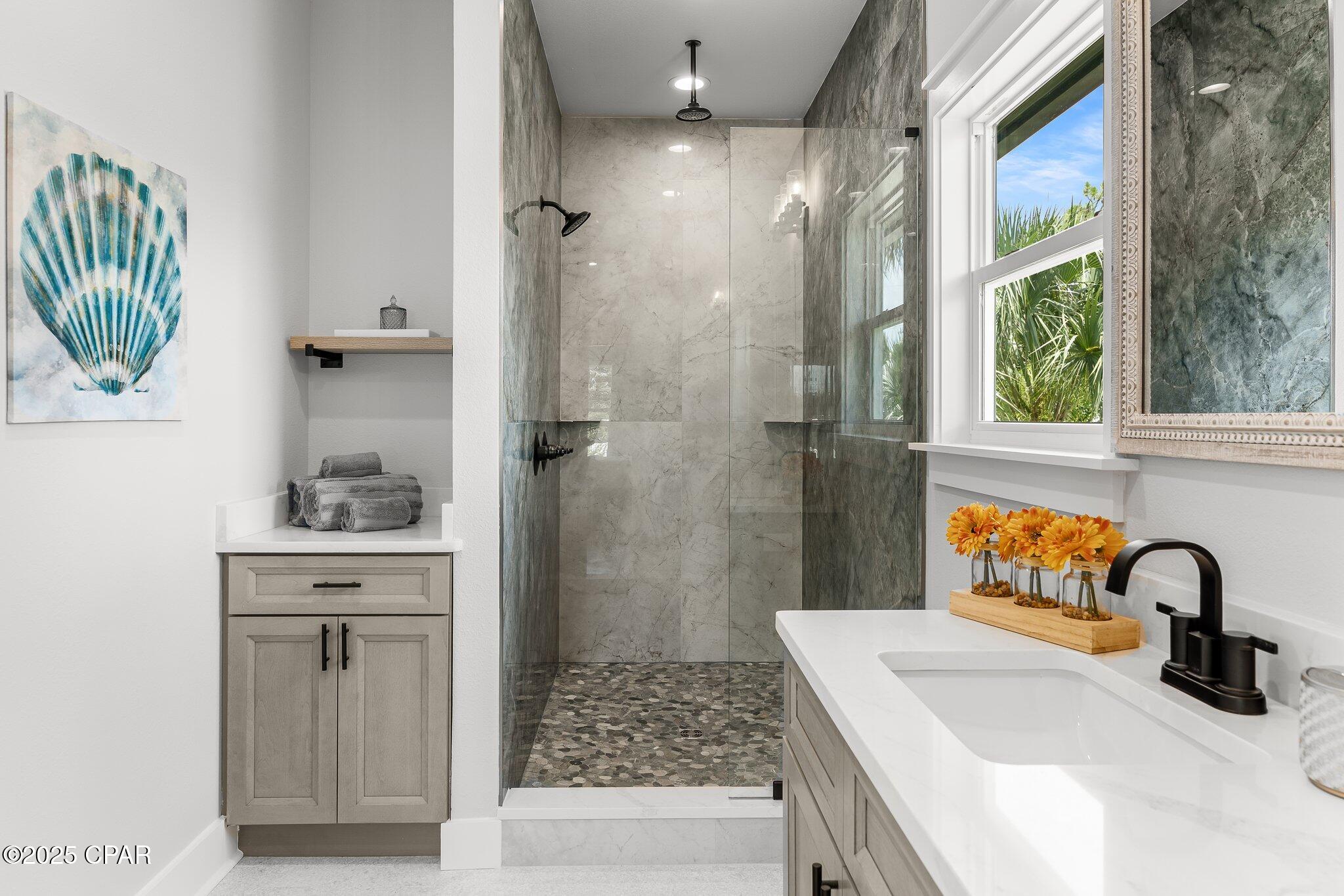 Hutchison's 1st To Bahama Bch - Residential