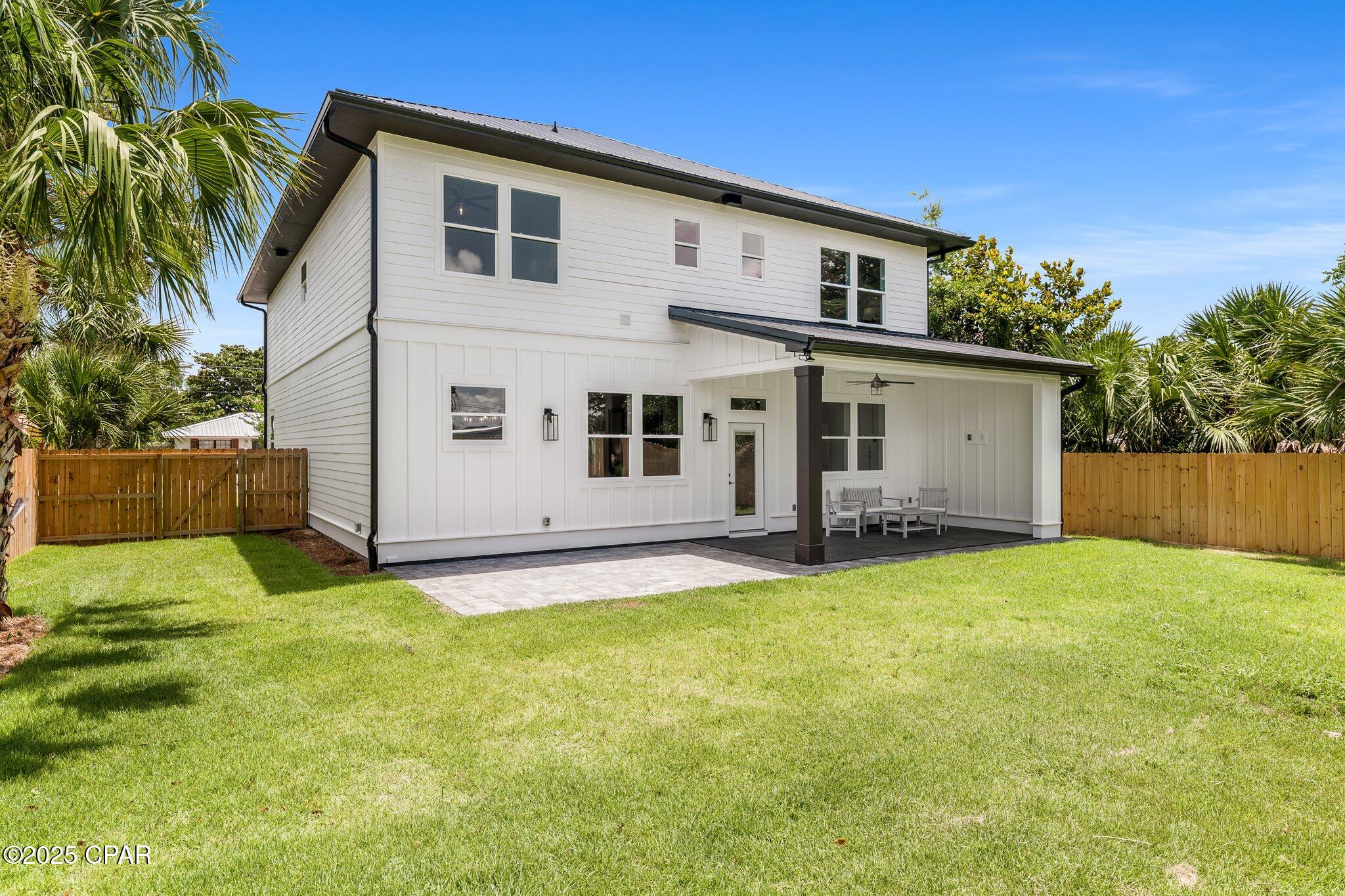 Hutchison's 1st To Bahama Bch - Residential