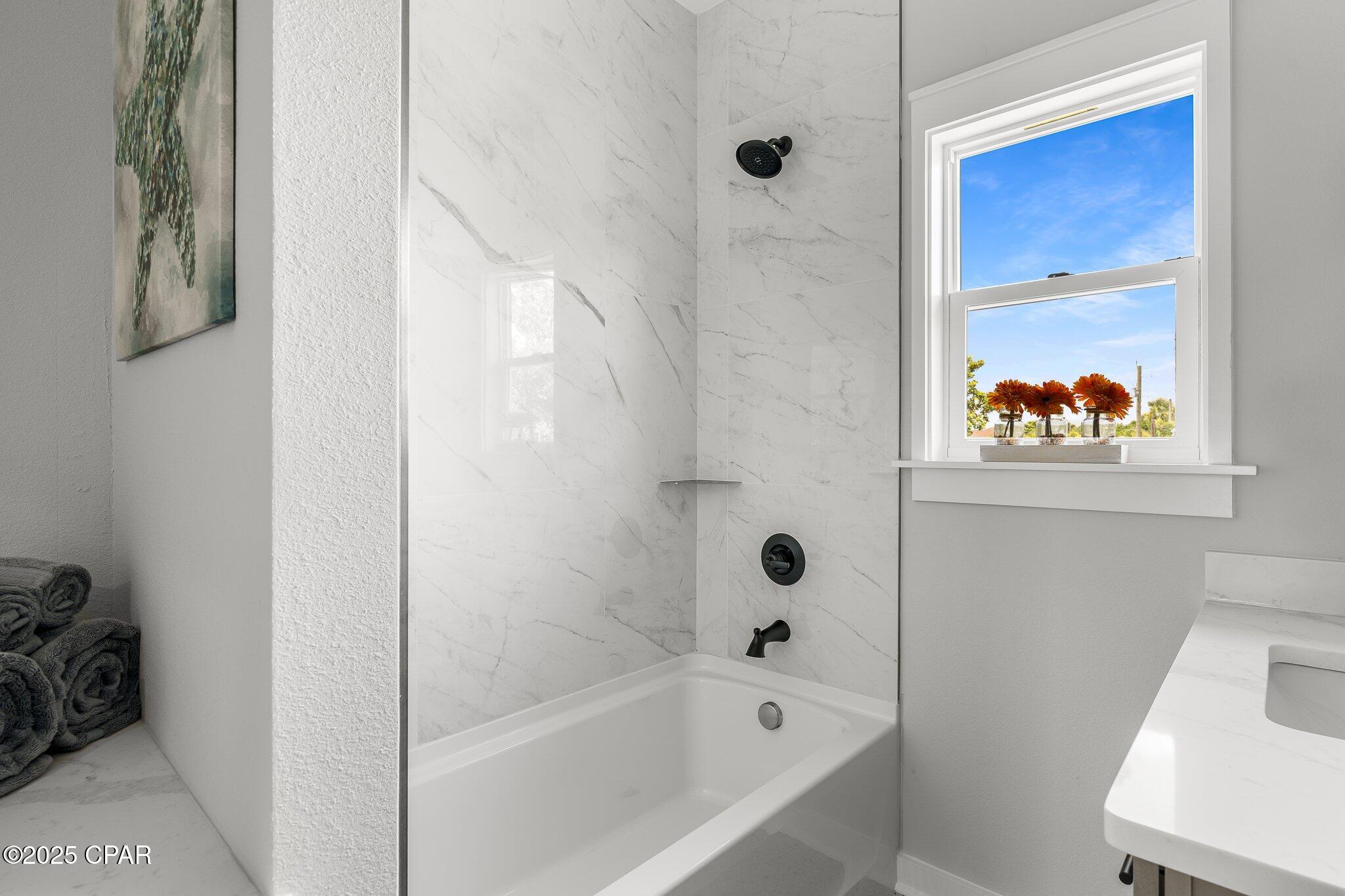 Hutchison's 1st To Bahama Bch - Residential