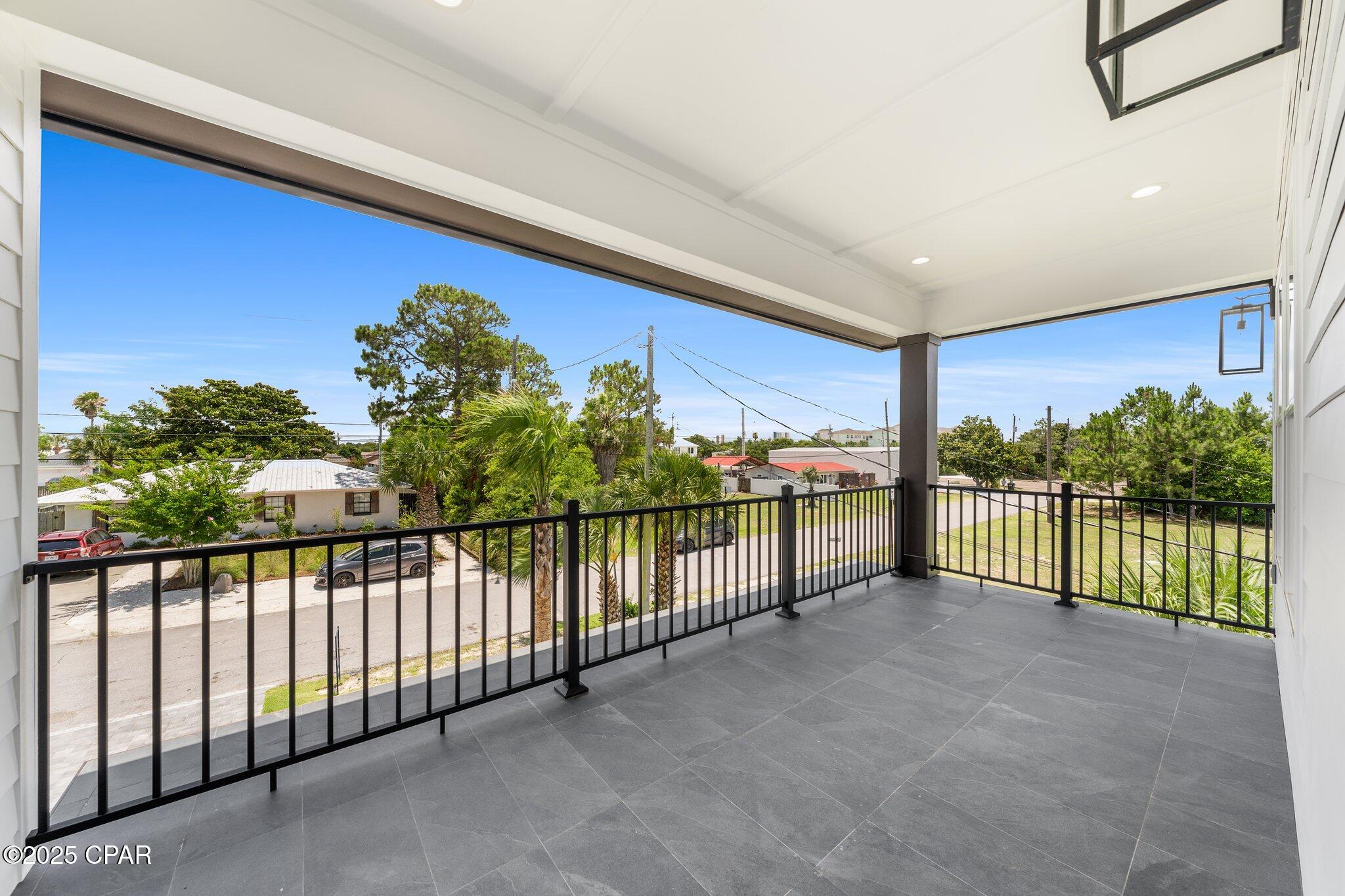 Hutchison's 1st To Bahama Bch - Residential