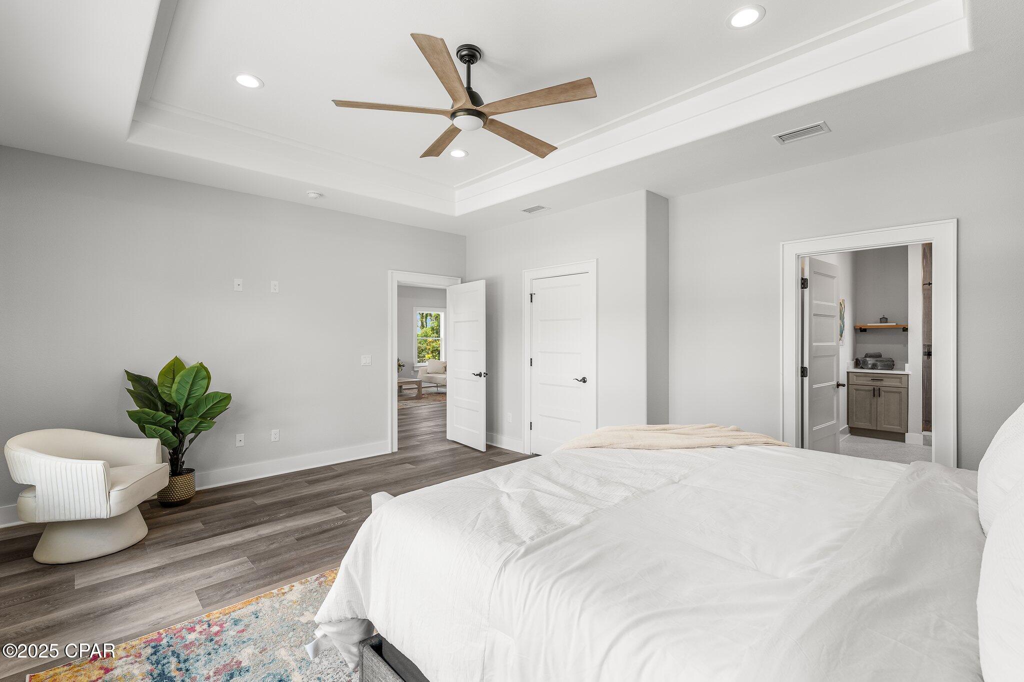 Hutchison's 1st To Bahama Bch - Residential