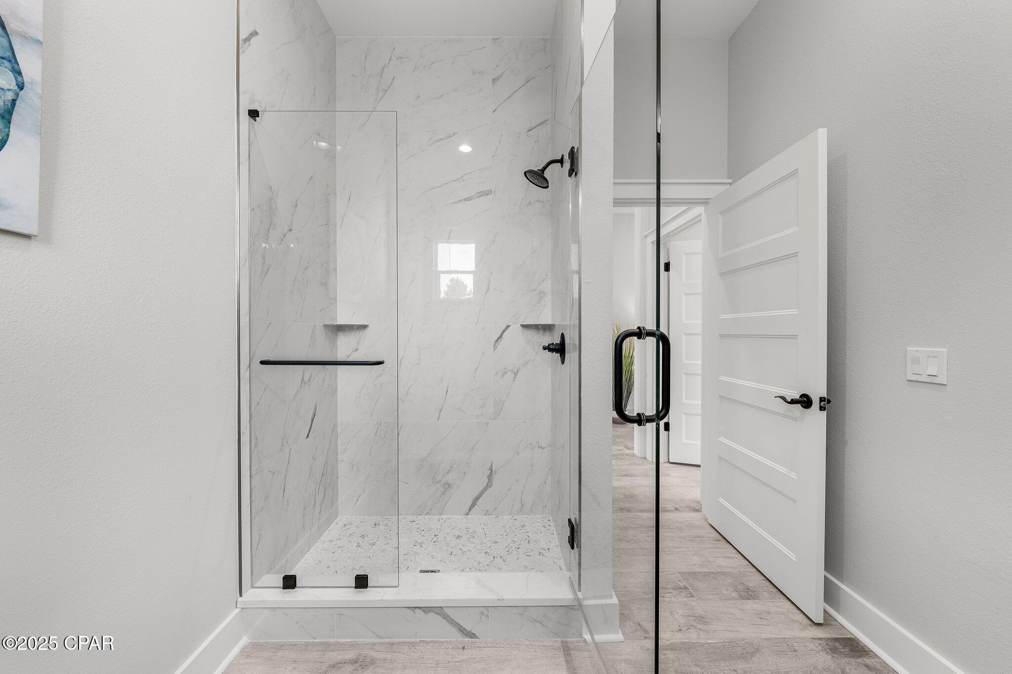 Hutchison's 1st To Bahama Bch - Residential