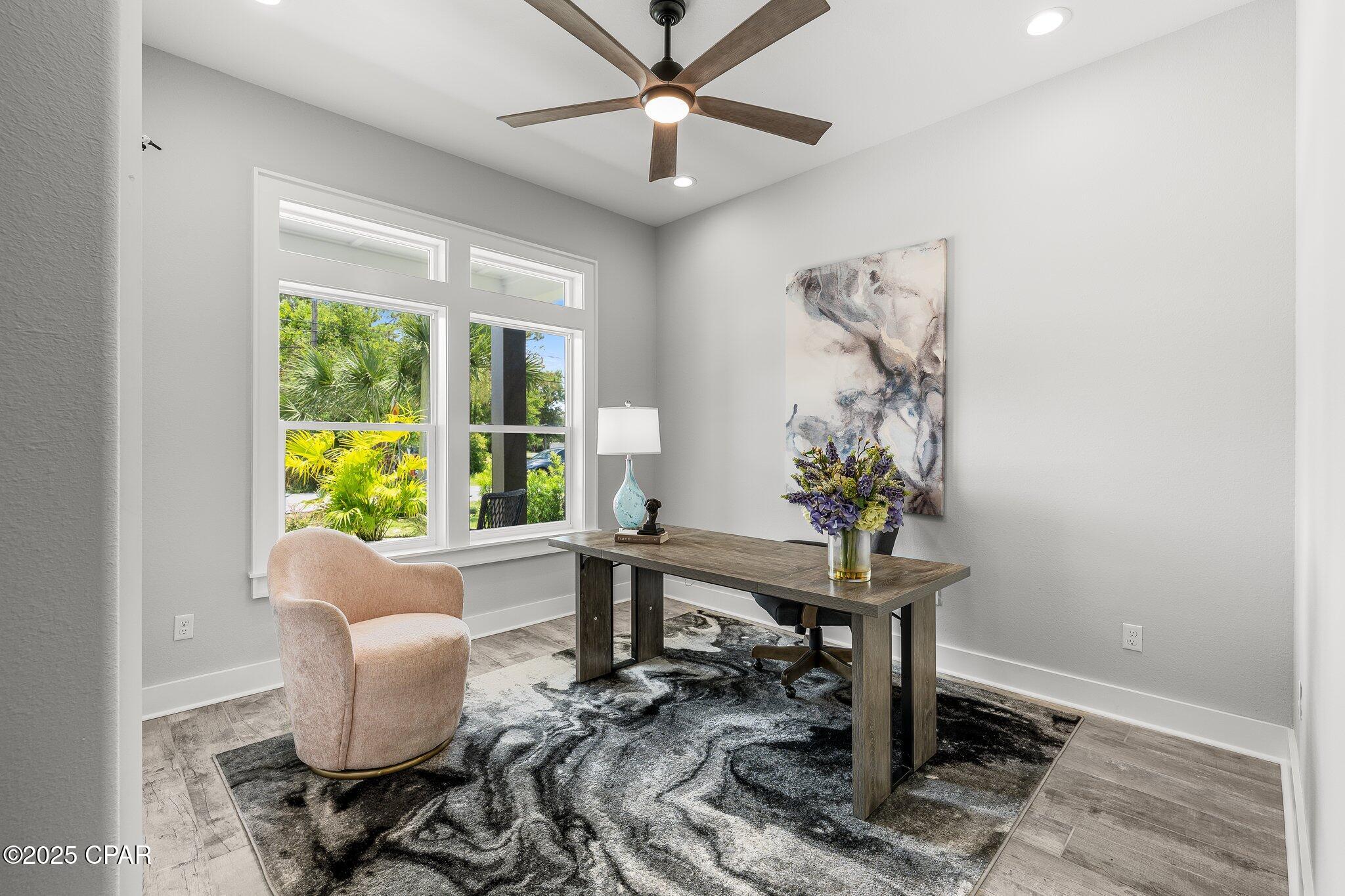 Hutchison's 1st To Bahama Bch - Residential