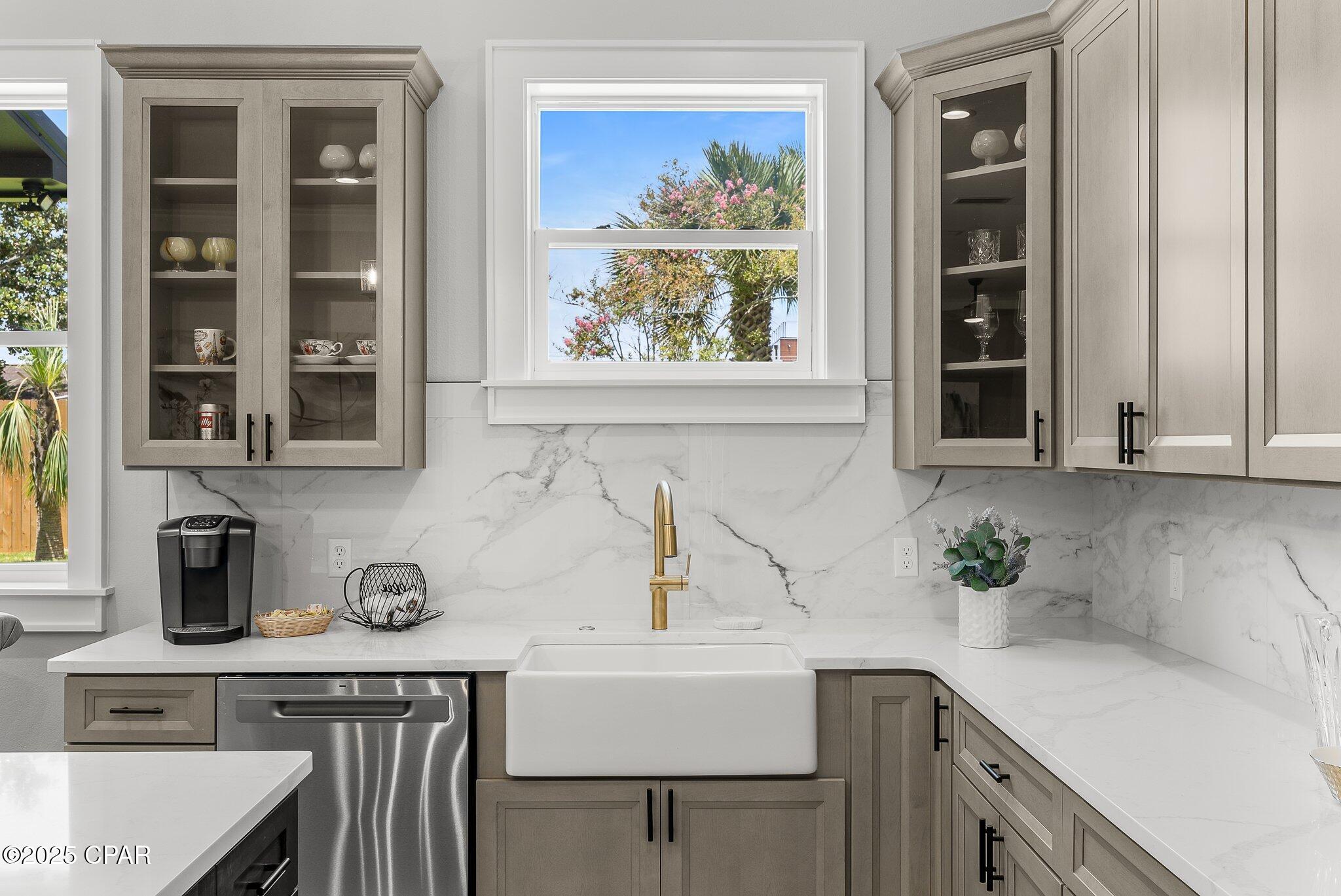 Hutchison's 1st To Bahama Bch - Residential