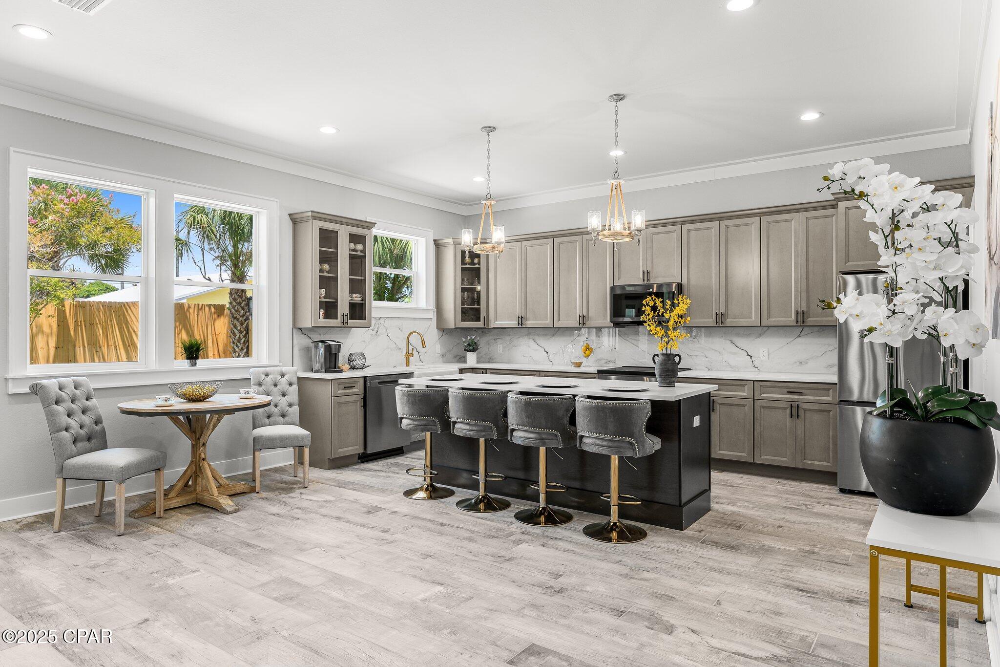 Hutchison's 1st To Bahama Bch - Residential