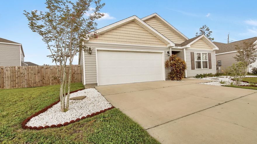 *Property currently under contract but seller is taking back up offers*

(DUE TO COVID please wear masks and shoe coverings. Coverings, paper masks, hand sanitizer and gloves are supplied at the door.) 

This 4 bedroom 2 bath home sits on one of the largest lots in Barretts park subdivision. Large fenced backyard to enjoy bonfires or cookouts! New light fixtures & freshly painted interior. Call for a showing or virtual tour today! Property also features the remainder structural warranty from the builder, expiring in 2027.