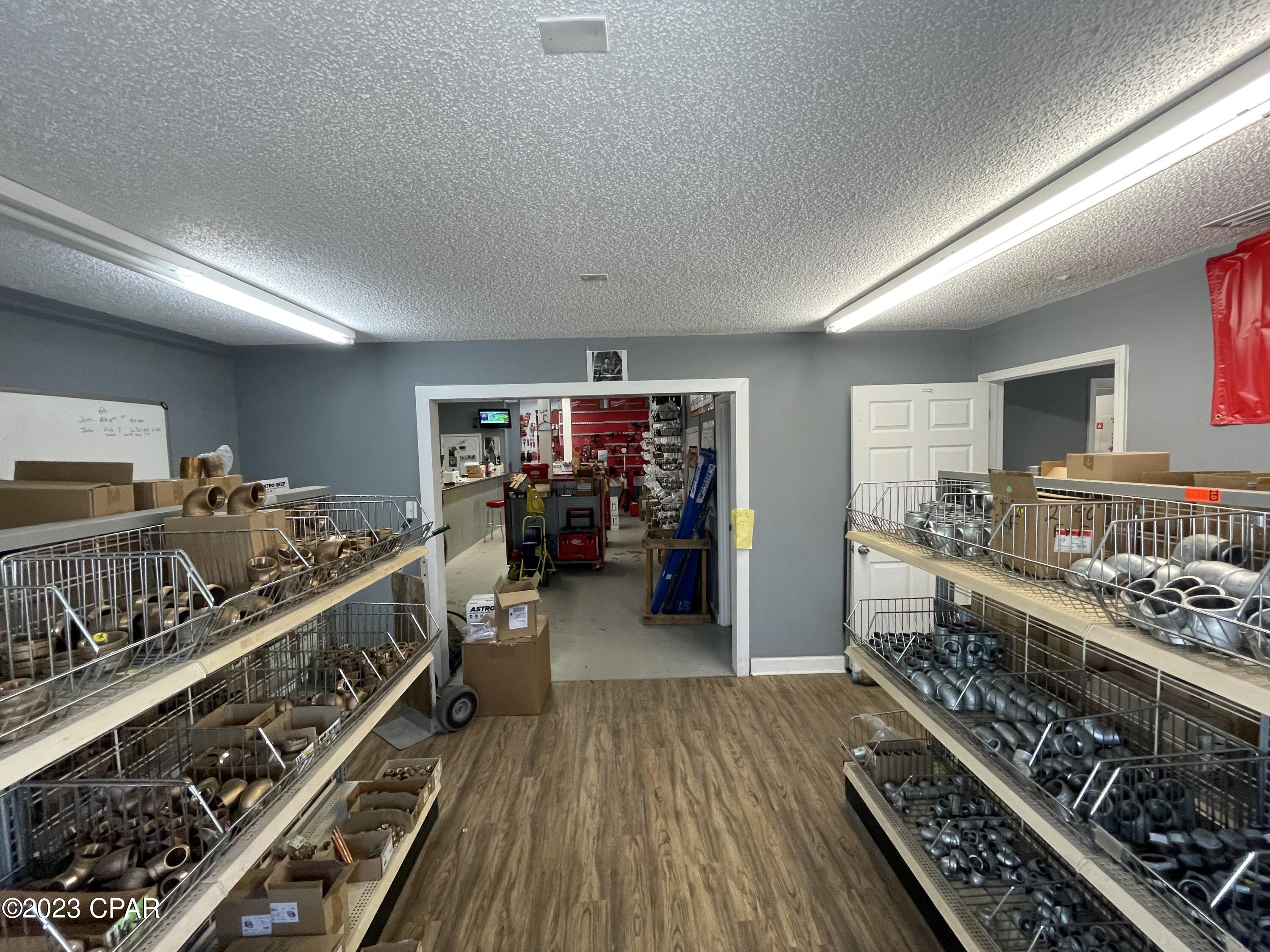 [No Recorded Subdiv] - Commercial Sale