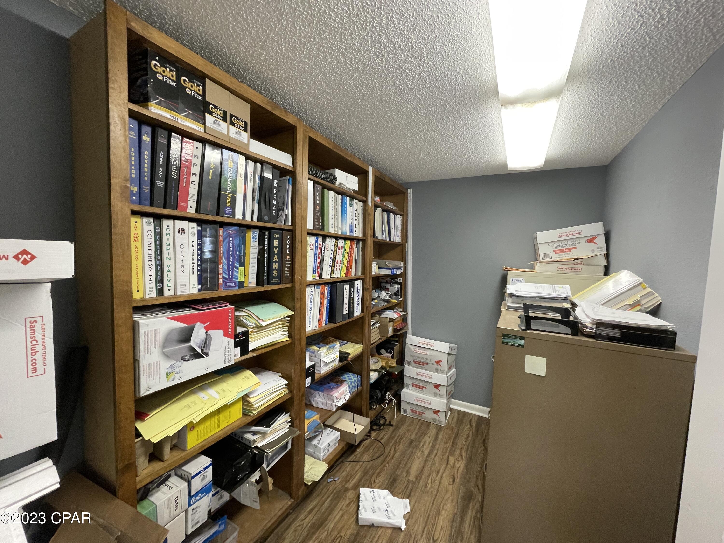 [No Recorded Subdiv] - Commercial Sale