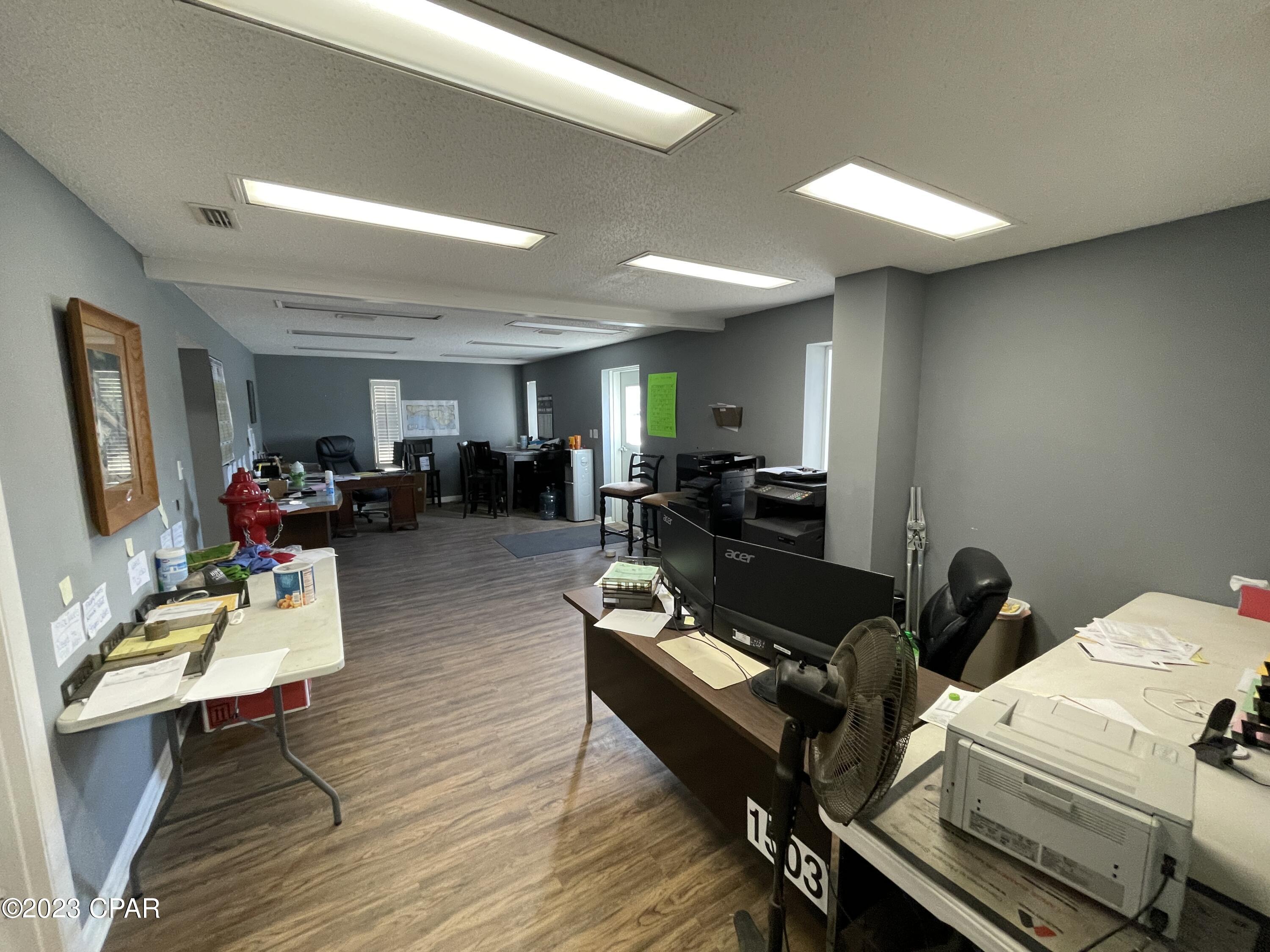 [No Recorded Subdiv] - Commercial Sale