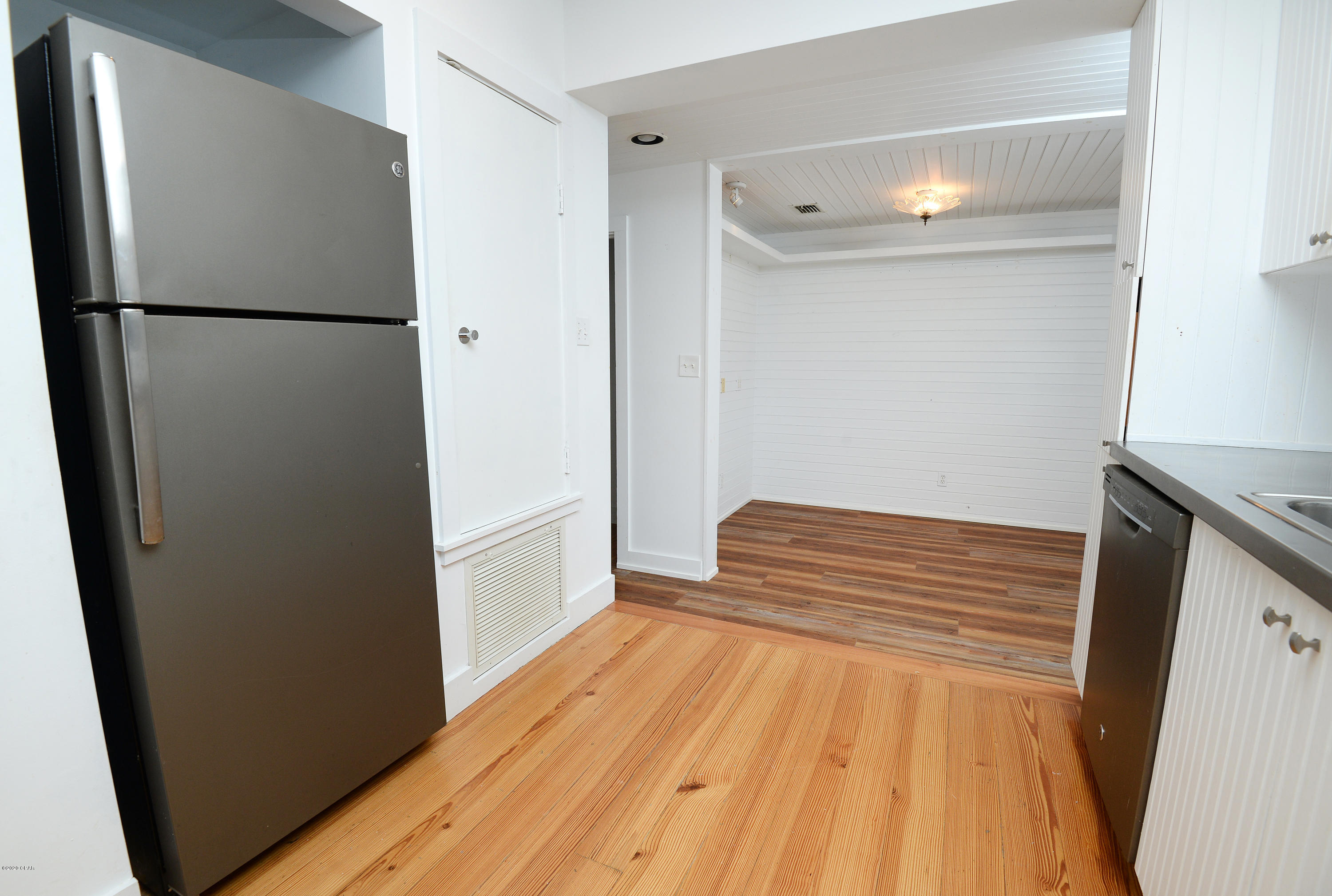 Laguna Beach Estates 7th Add - Residential