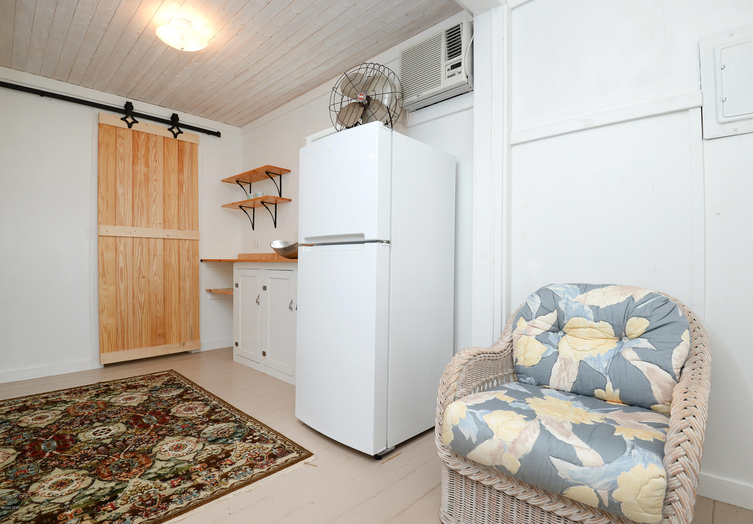 Laguna Beach Estates 7th Add - Residential