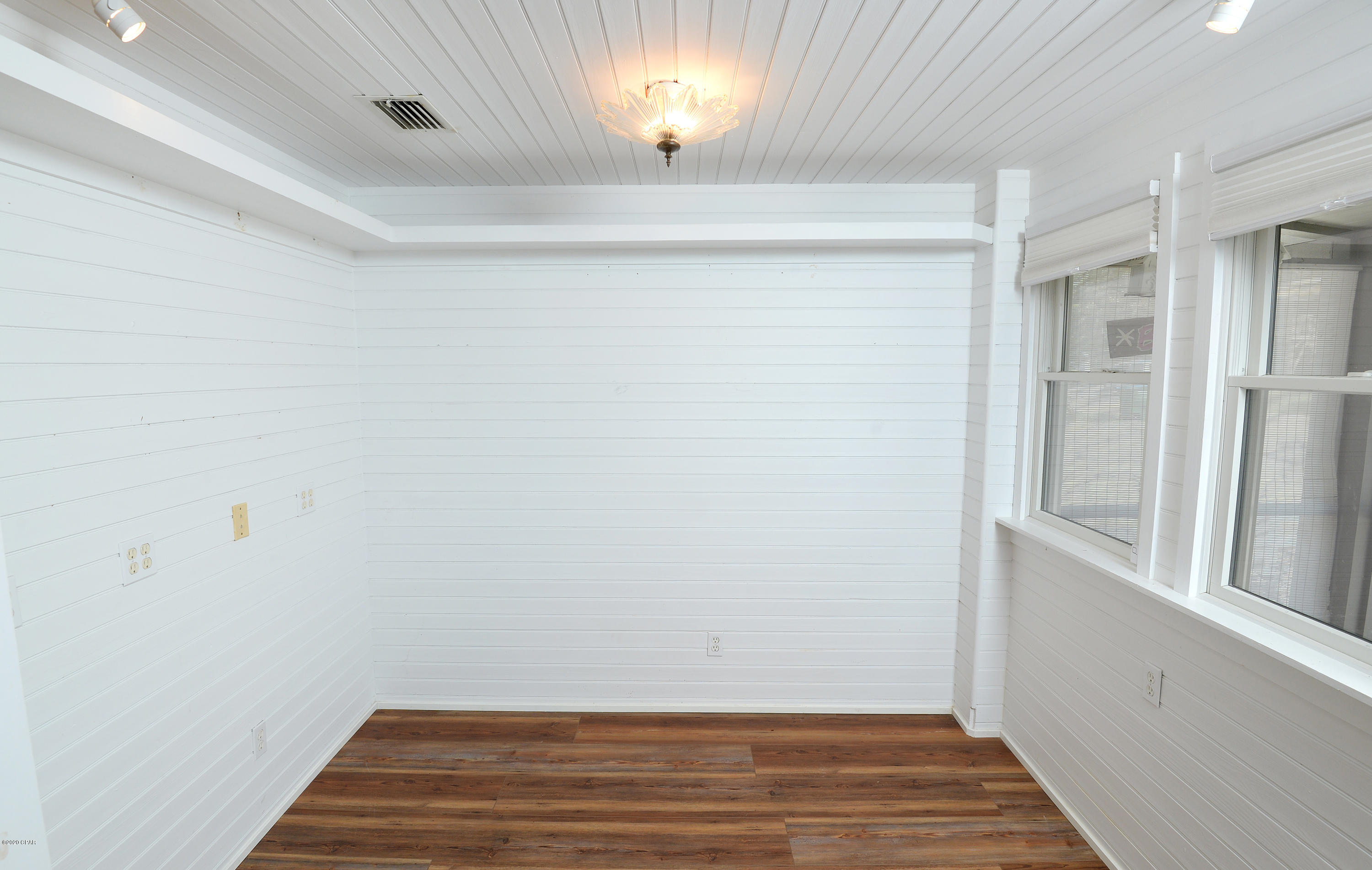 Laguna Beach Estates 7th Add - Residential