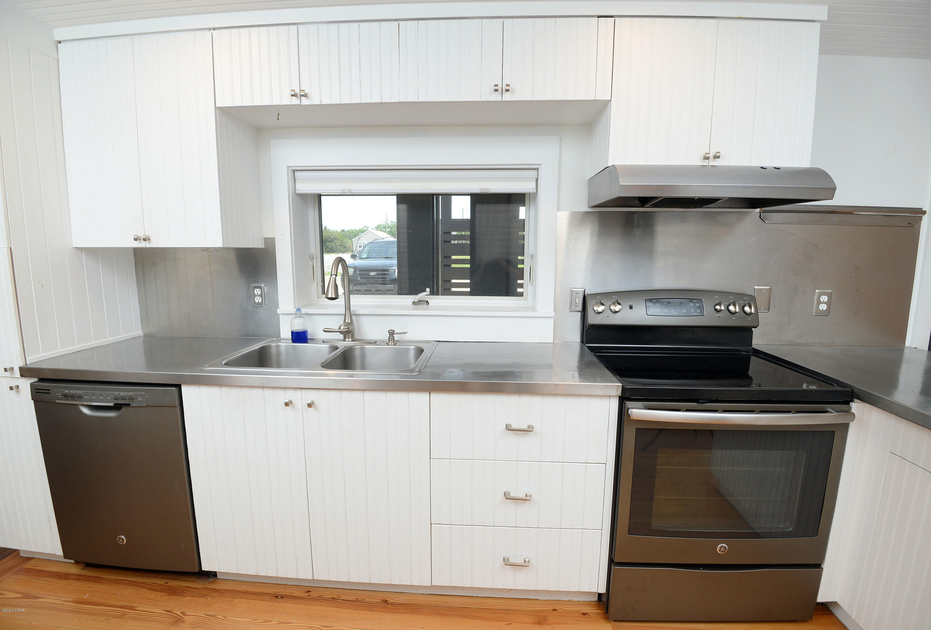 Laguna Beach Estates 7th Add - Residential