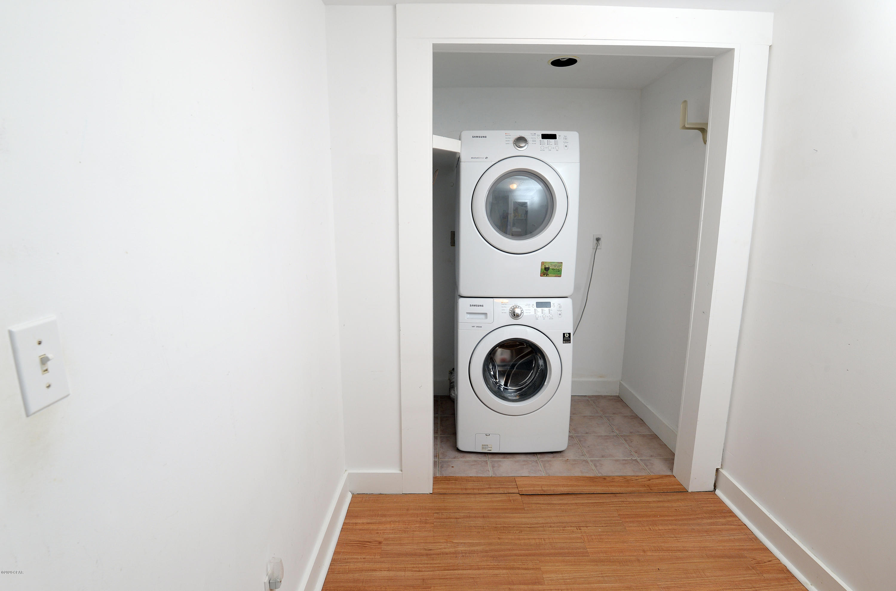 Laguna Beach Estates 7th Add - Residential