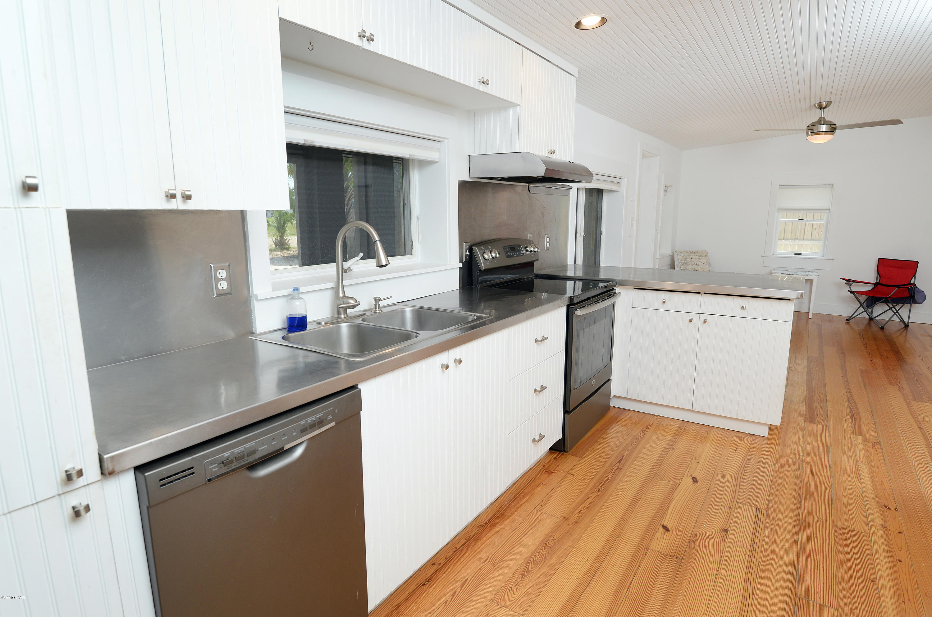 Laguna Beach Estates 7th Add - Residential