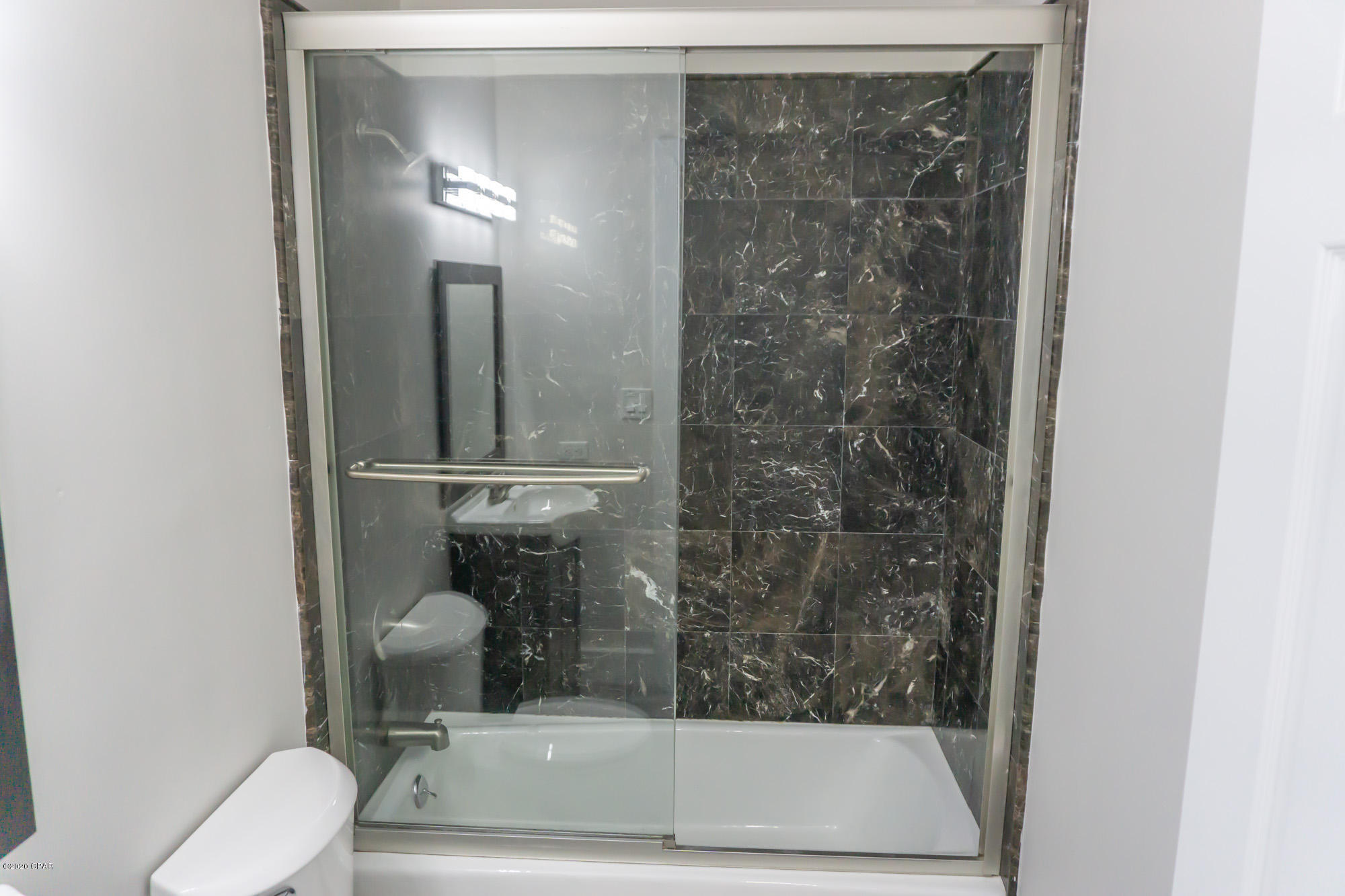 Woodlawn Unit 1 - Residential Lease