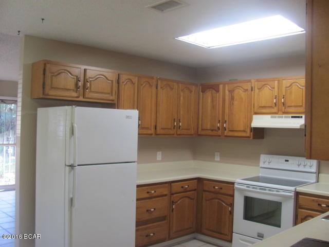 North Lagoon Oaks 1st - Residential Lease