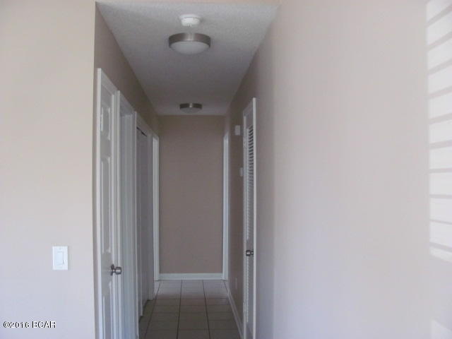 North Lagoon Oaks 1st - Residential Lease