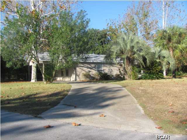 North Lagoon Oaks 1st - Residential Lease