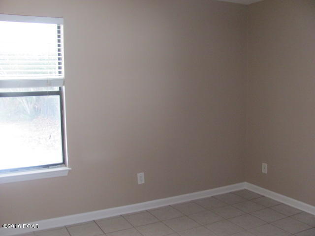 North Lagoon Oaks 1st - Residential Lease