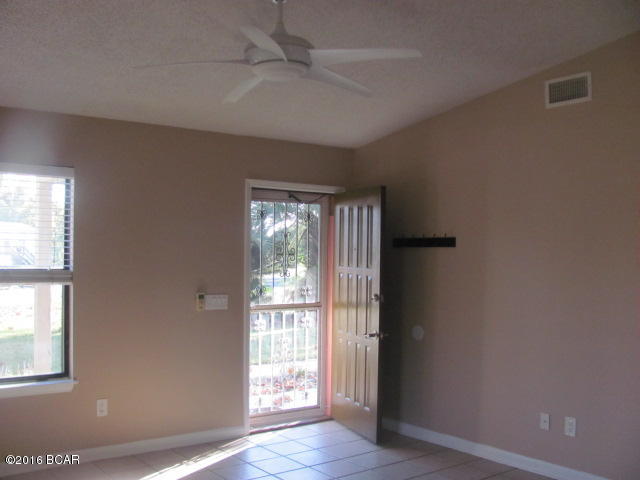 North Lagoon Oaks 1st - Residential Lease