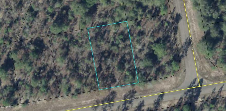 Quiet country living can be yours. This property is part of the Sunny Hills Golf Community, but offers so much more than just golf. Fishing , swimming, hiking, bike riding you name it.  All at your leisure. Build your get-away or family home here, now is the time. Parcel is only minutes from the Worlds Most Beautiful Beaches (Panama City Beach), Famous Pier Park Shopping, Marianna Caverns, Numerous Clear Water Springs and much more. At this price, this parcel would make a GREAT graduation gift, Wedding gift, or just a great investment. Call today for your private showing.