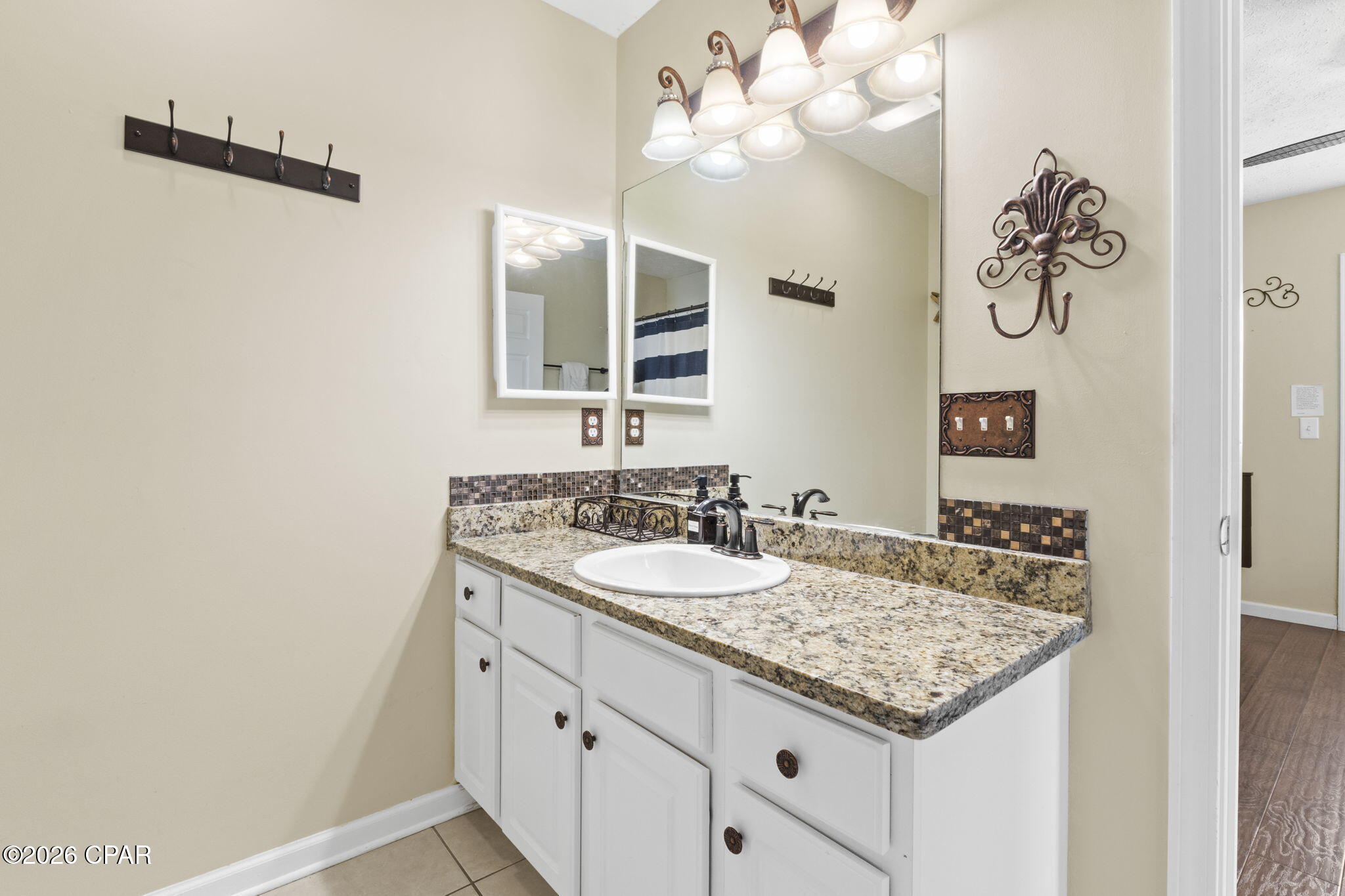 Palm Cove Phase III - Residential Lease