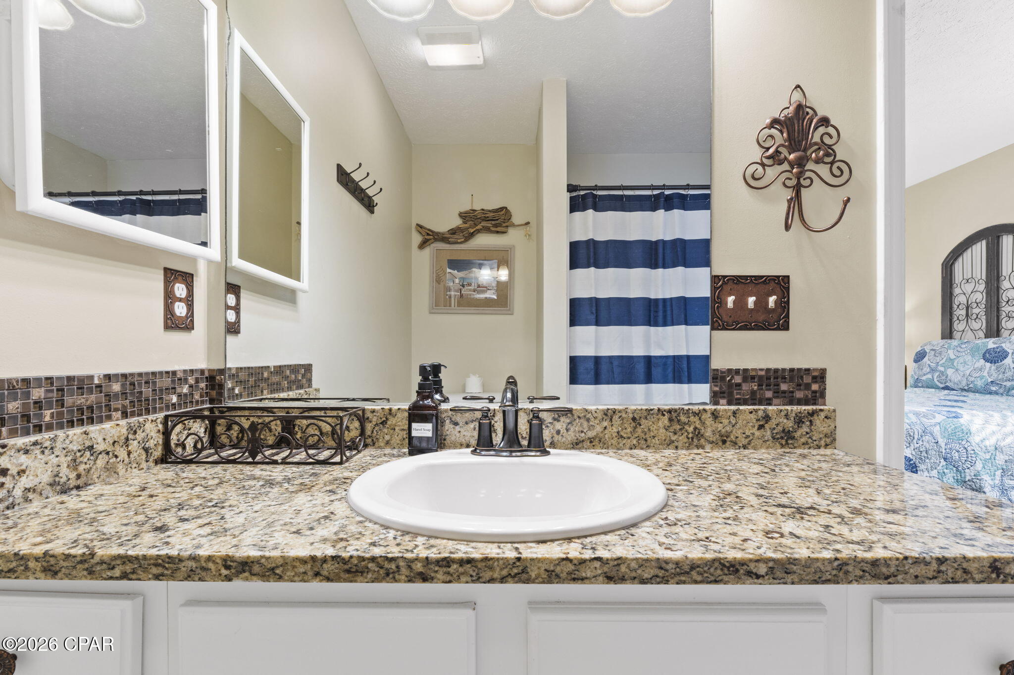 Palm Cove Phase III - Residential Lease