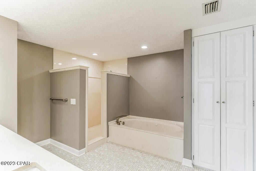 Kings Point Harbour U-I Replat - Residential