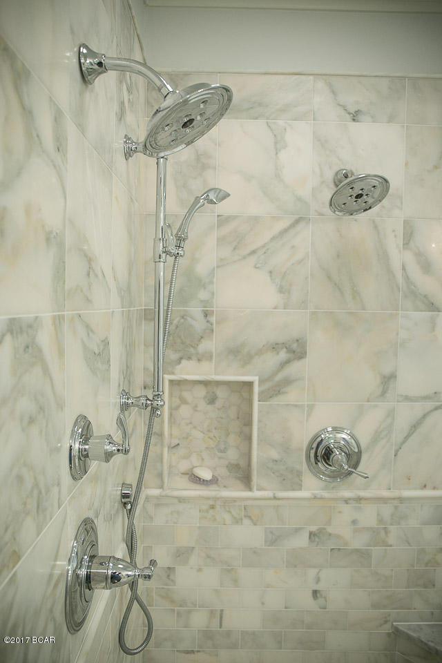 One Water Place At Kelly Plantation - Residential