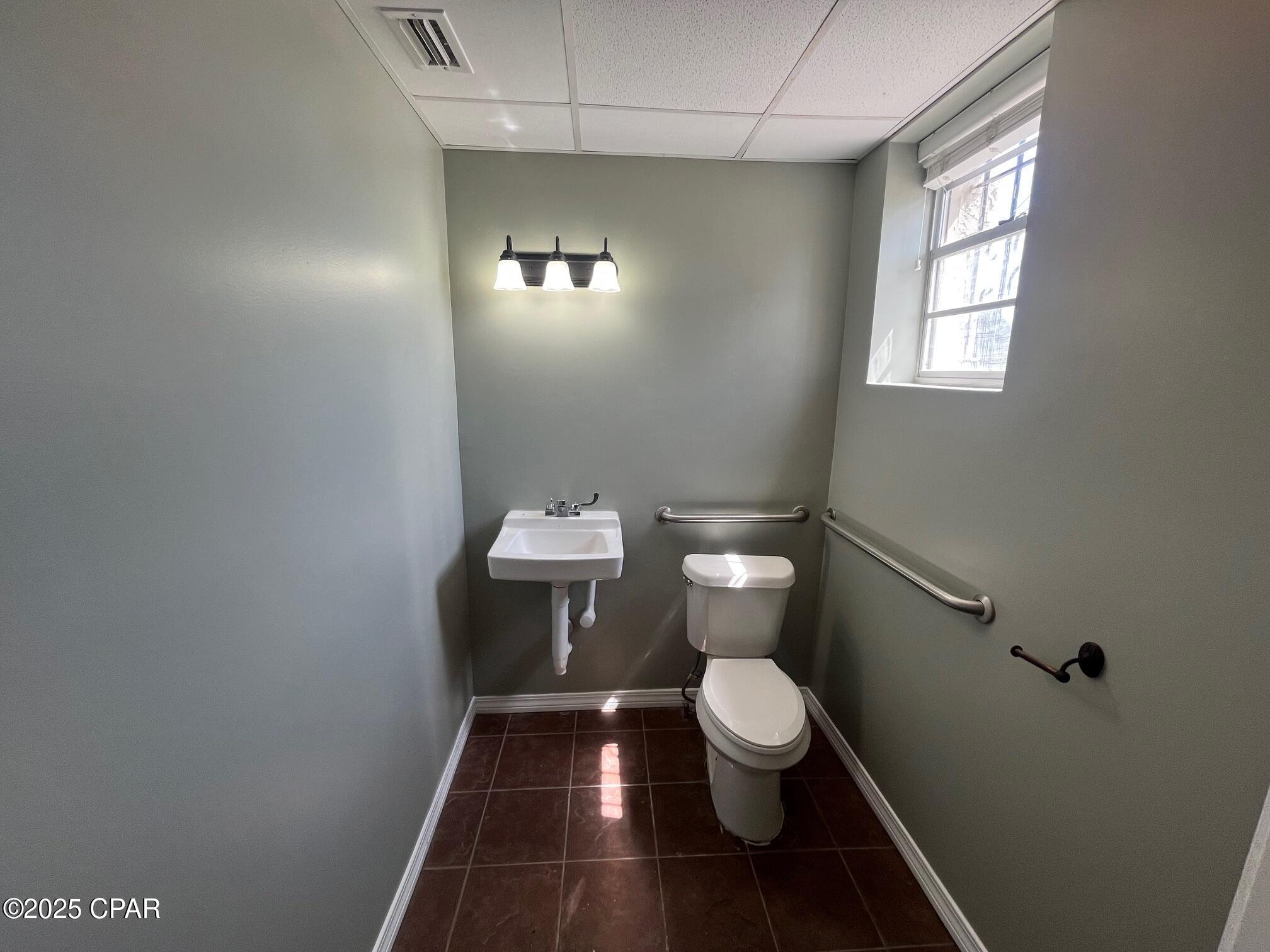 [No Recorded Subdiv] - Commercial Lease