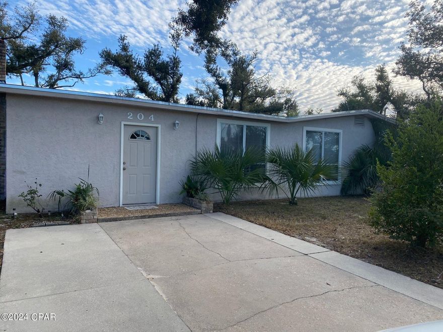 This home offers 4 Bedrooms and 1 Bath, located close to Tyndall AFB and across from both the bay and public boat access. Living room features a fireplace, eat-in kitchen with plenty of cabinet space, master bath with double sink vanities, washer/dryer connections, and a large backyard.

*No Pets*

Owner is willing to accept Section 8