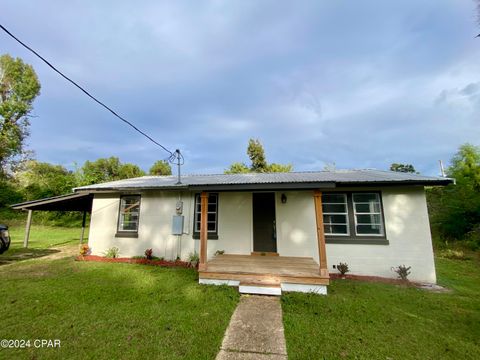 A home in Marianna