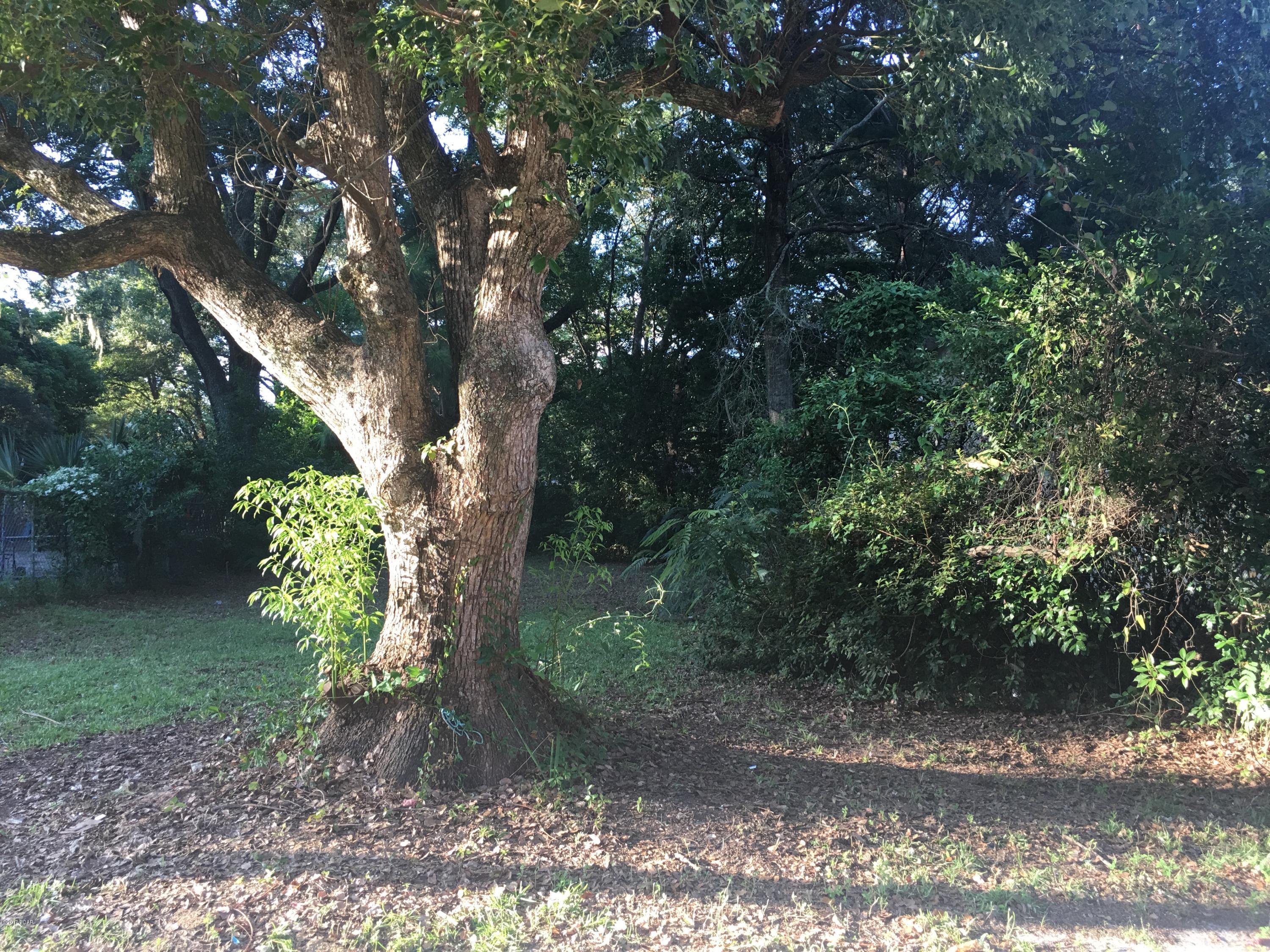 Bennett & Goodgame - Land