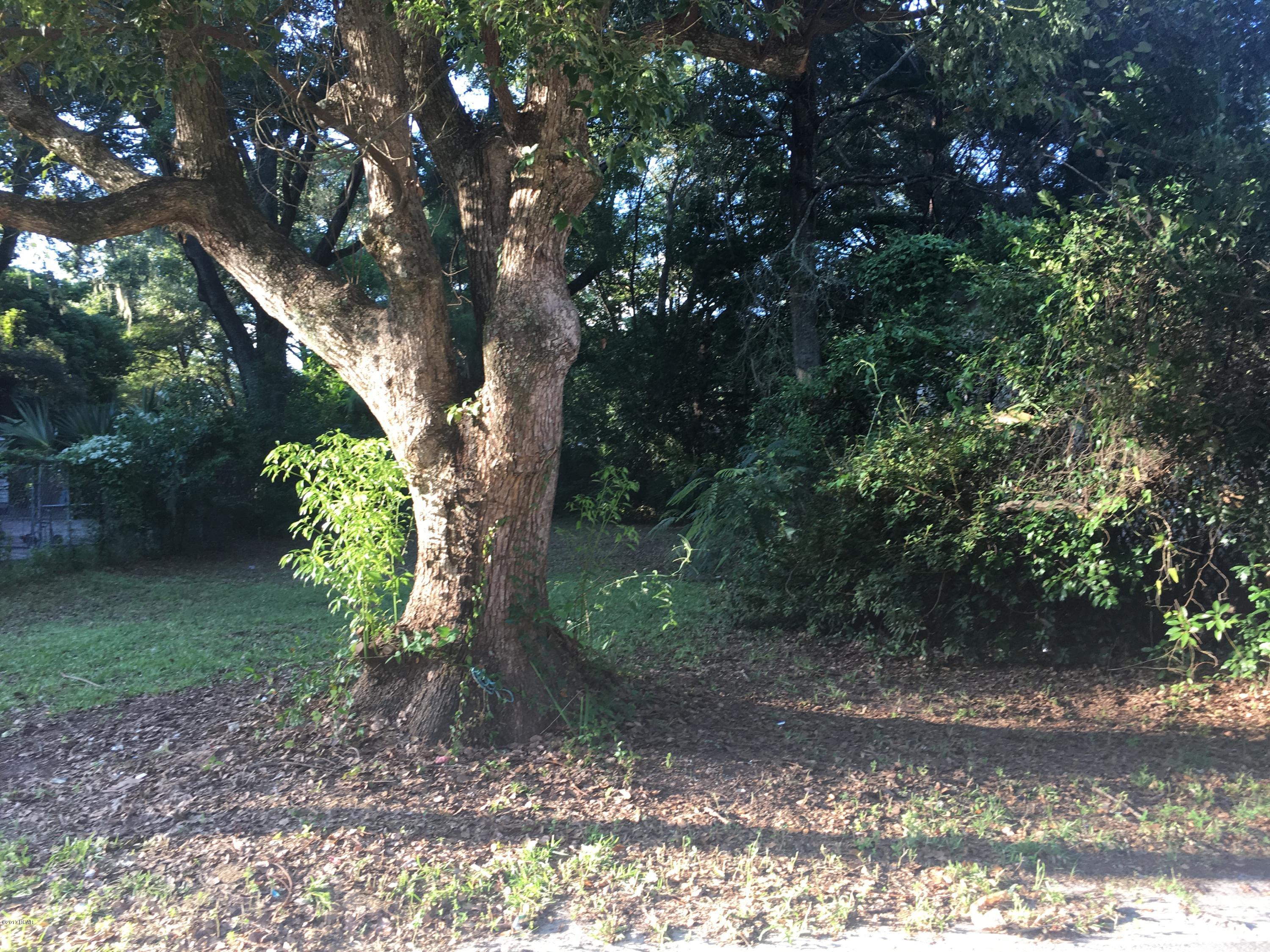 Bennett & Goodgame - Land