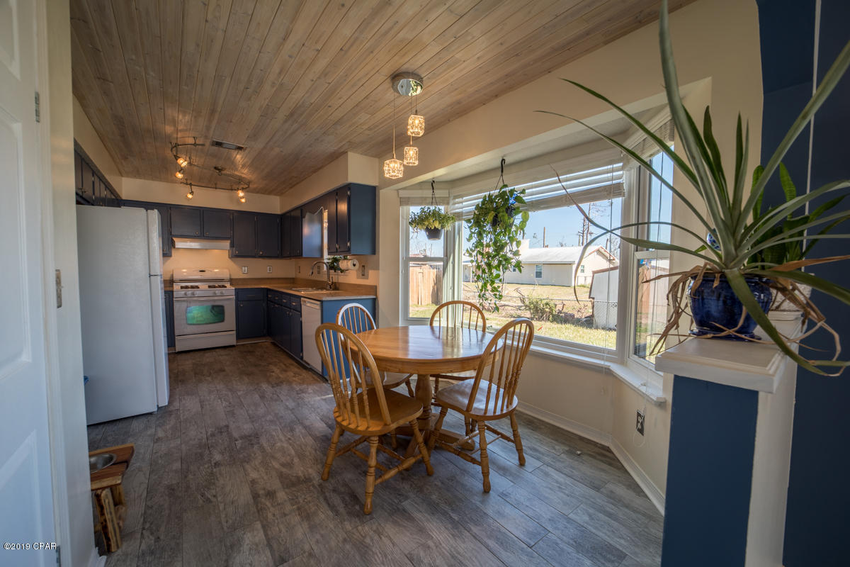 Boat Race Estates - Residential