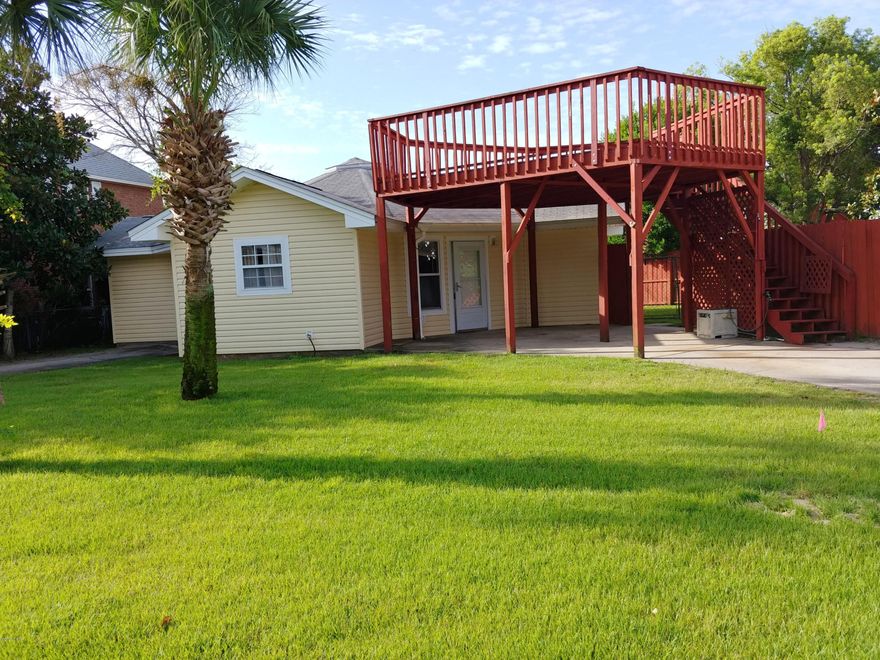 Nice 3 bed 1 1/2 Bath Home at Bid a Wee Dedicated Beach.

Take the short 3 block walk to your Private Entrance Gate to over 2000' Ft of

Pristine sand to enjoy.