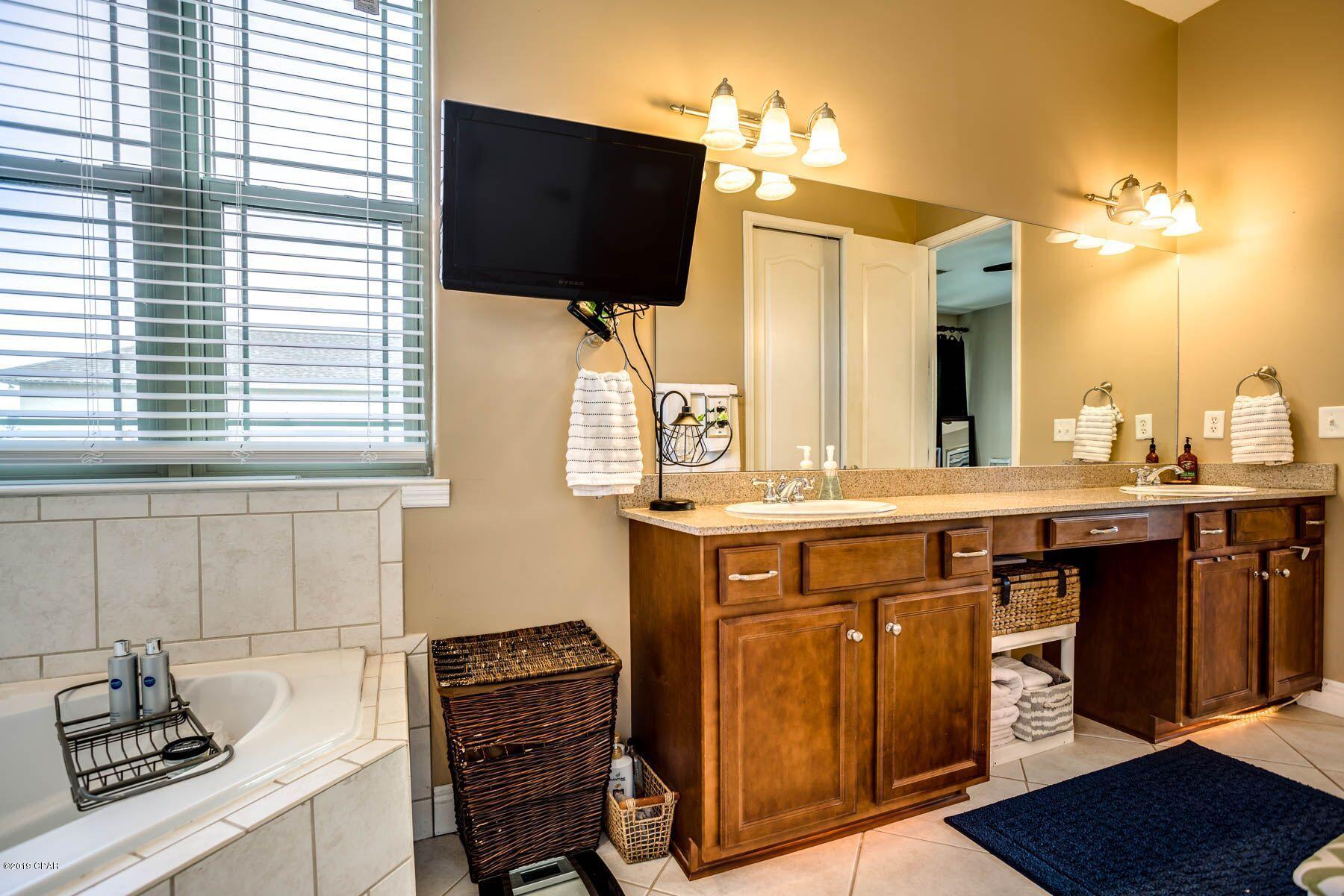 Kirkland Manor - Residential