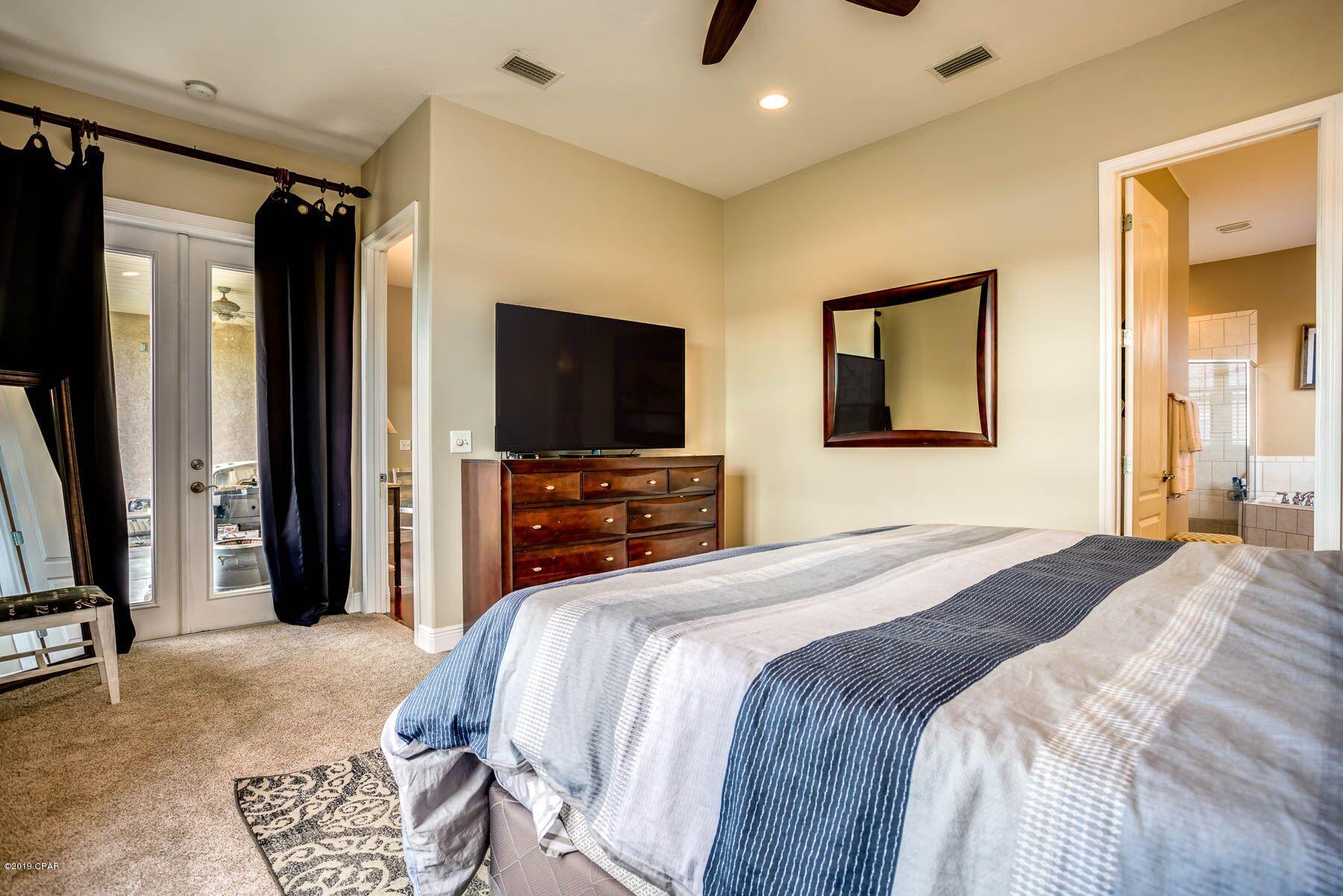 Kirkland Manor - Residential