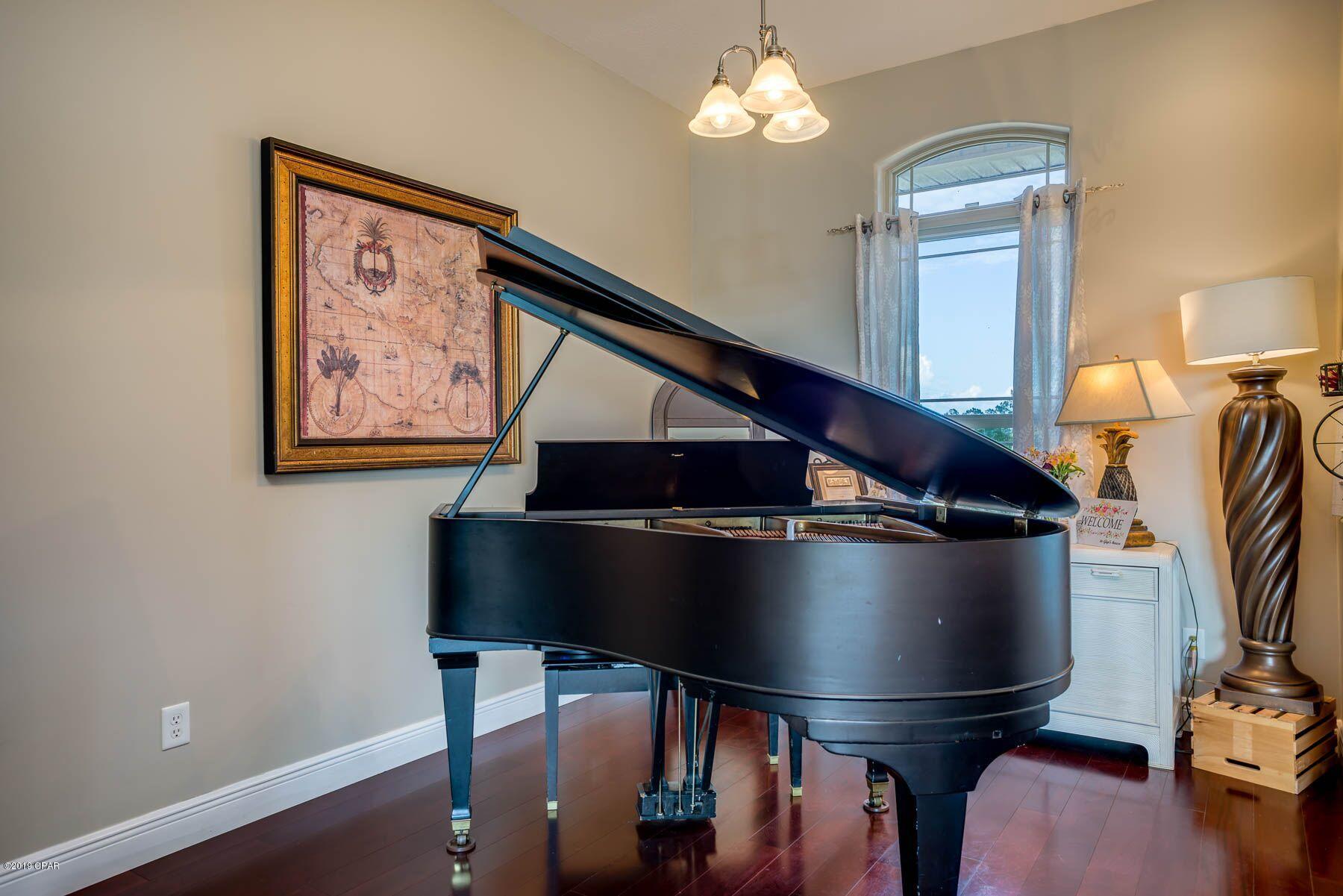 Kirkland Manor - Residential