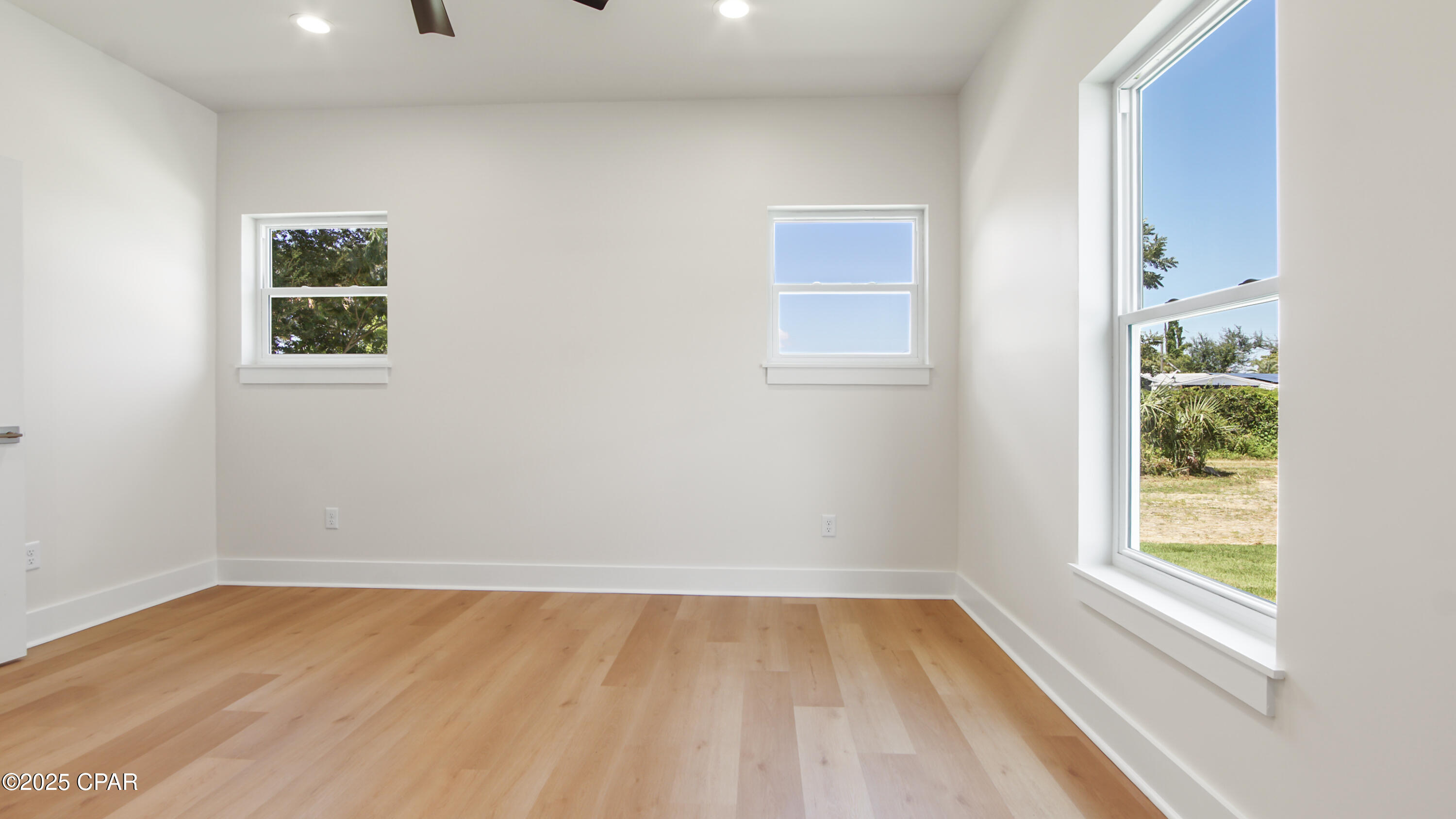 Panama City, Florida 32405, United States, 3 Bedrooms Bedrooms, ,3 BathroomsBathrooms,Residential,Active,207100