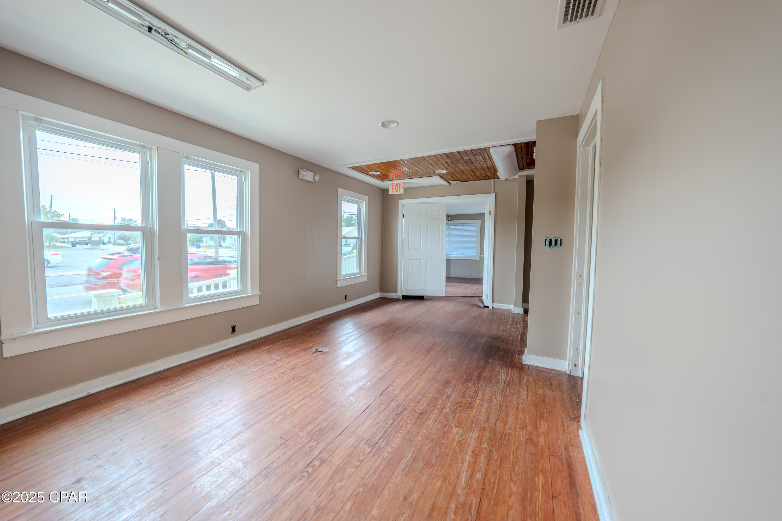 [No Recorded Subdiv] - Commercial Sale