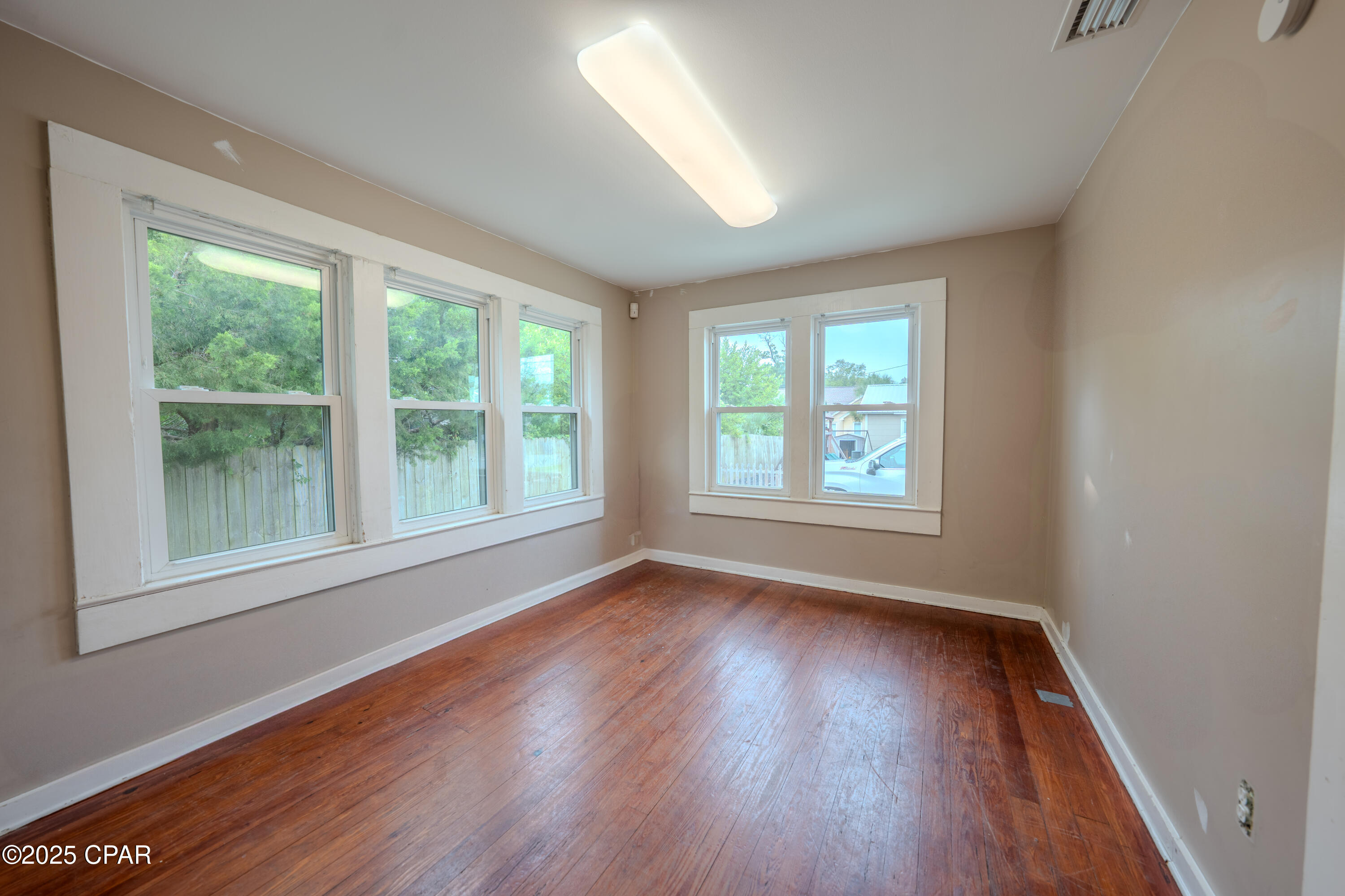 [No Recorded Subdiv] - Commercial Sale