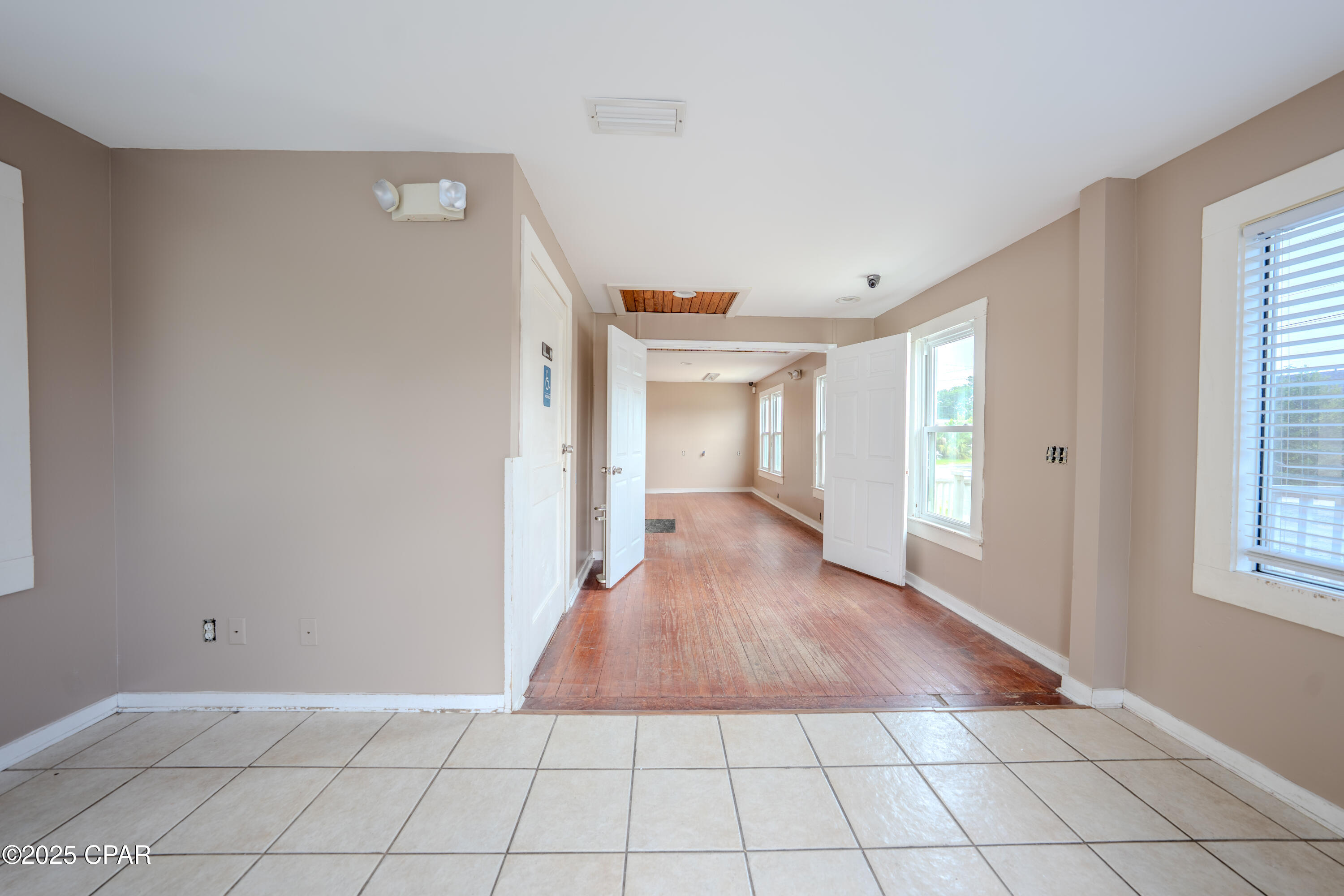 [No Recorded Subdiv] - Commercial Sale