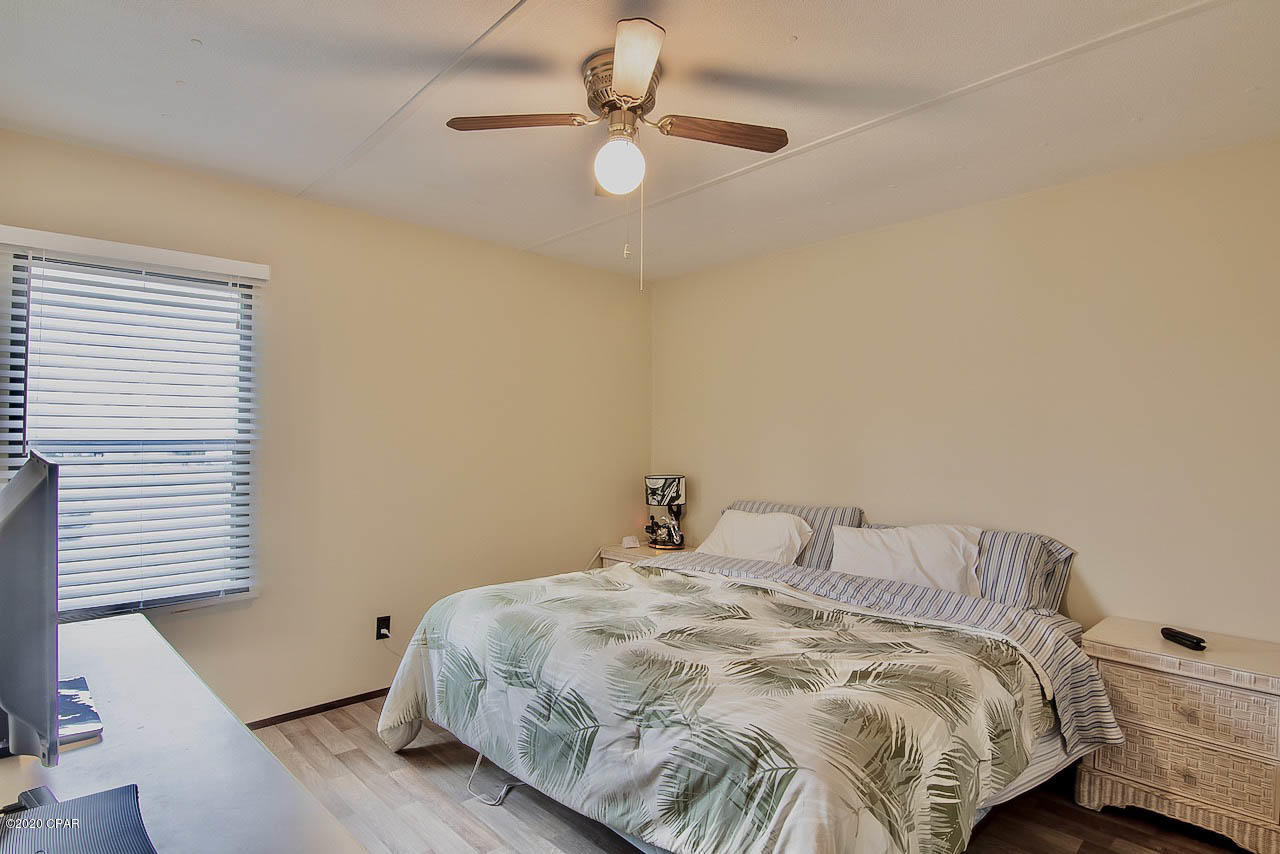 North Lagoon Oaks - Residential